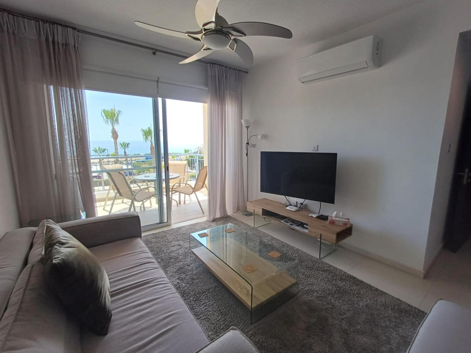 Kings Palace - Elegant 2BR, Sea Facing with Pool Views