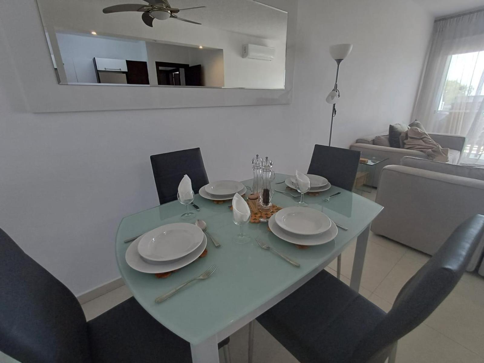 Kings Palace - Elegant 2BR, Sea Facing with Pool Views