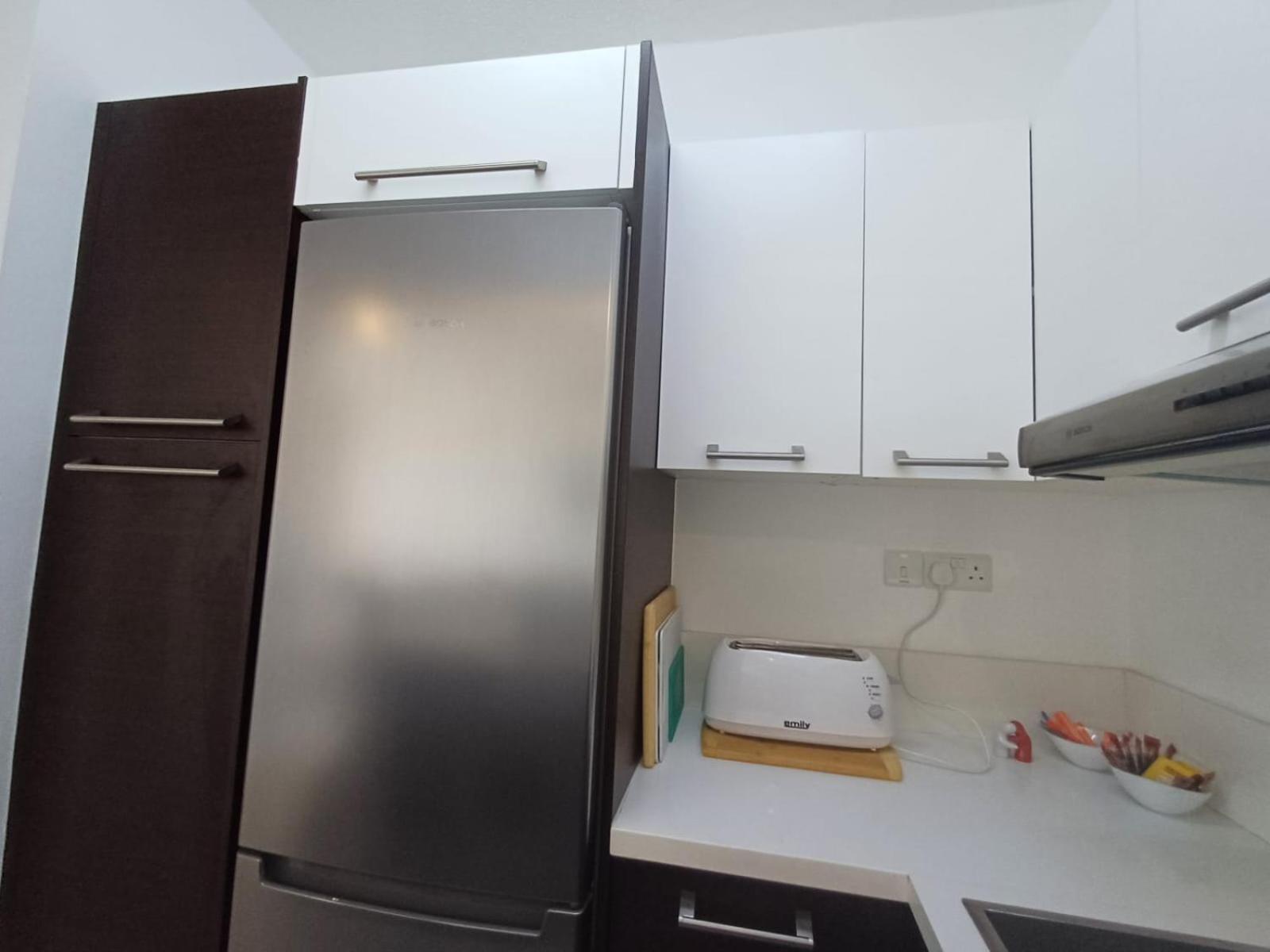 Kings Palace - Elegant 2BR, Sea Facing with Pool Views