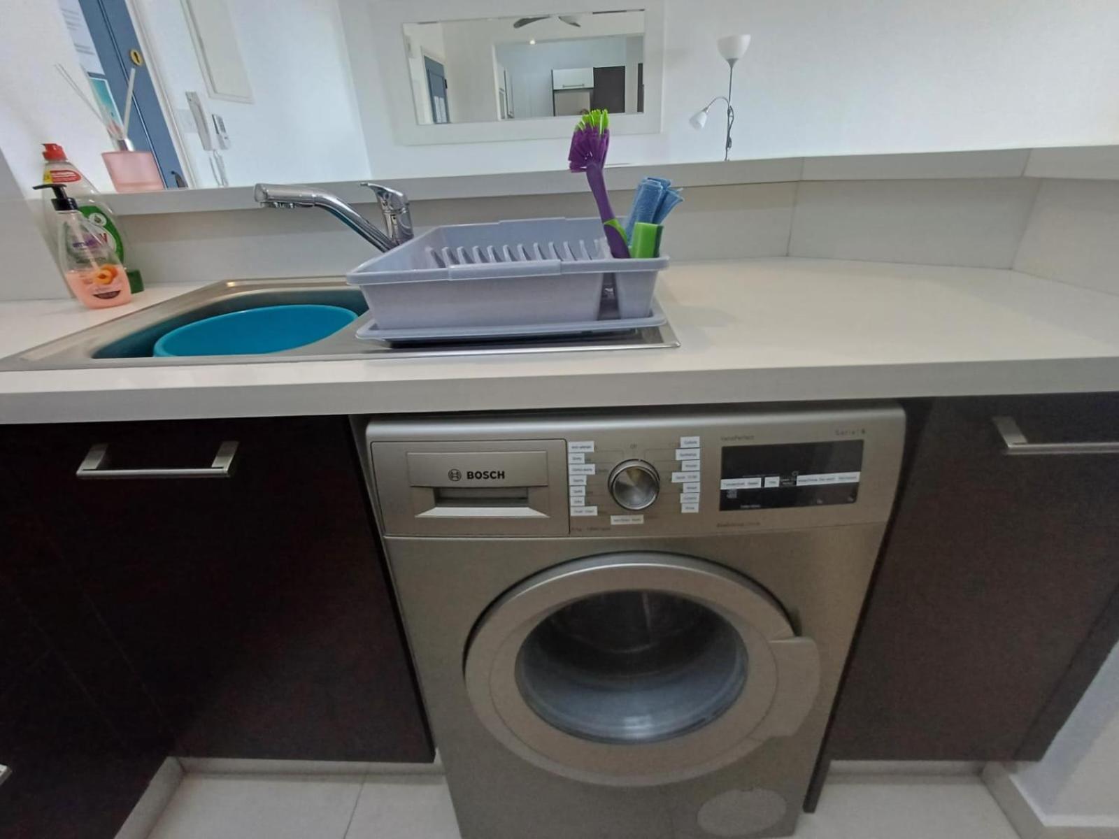 Kings Palace - Elegant 2BR, Sea Facing with Pool Views