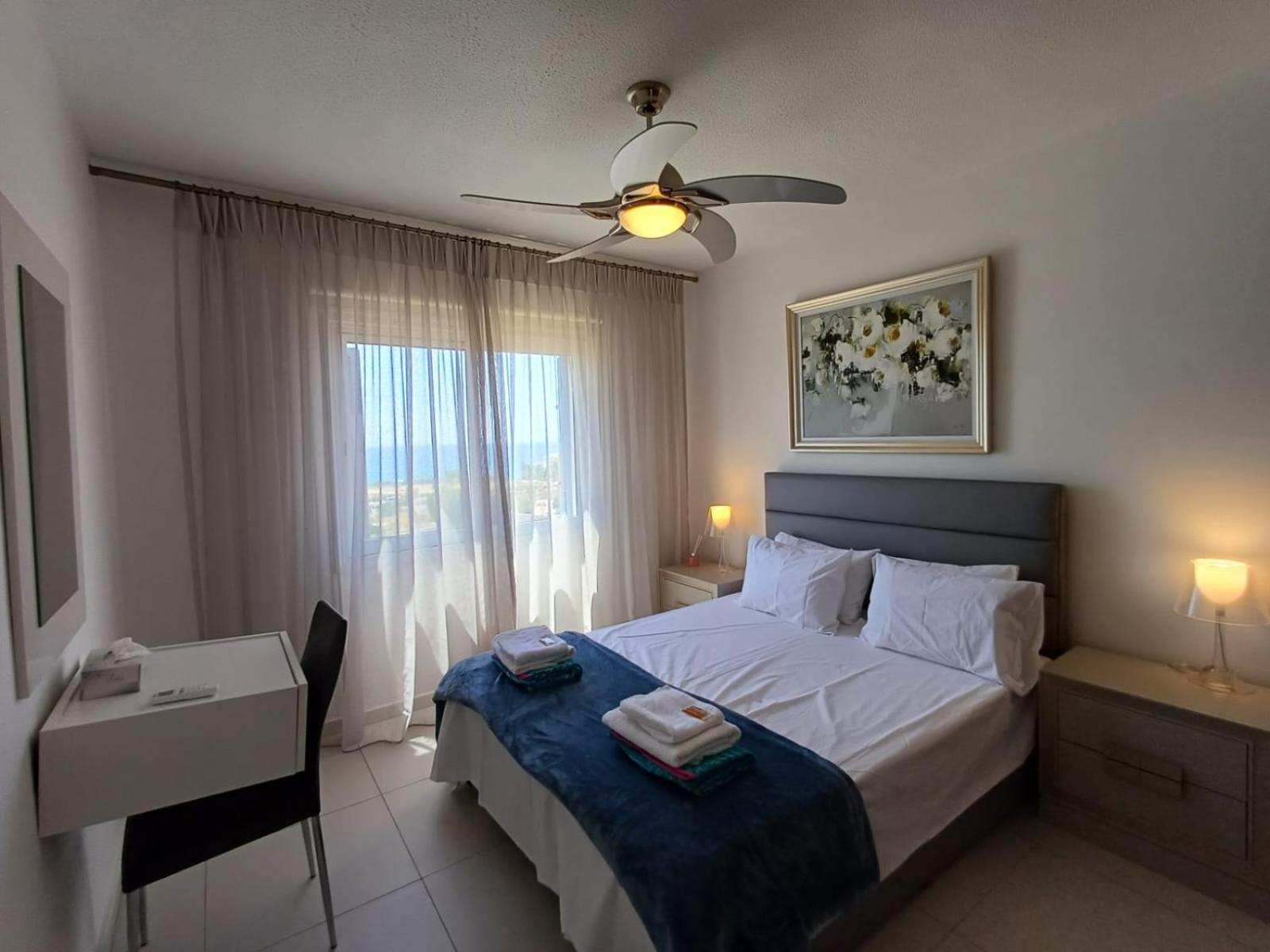 Kings Palace - Elegant 2BR, Sea Facing with Pool Views