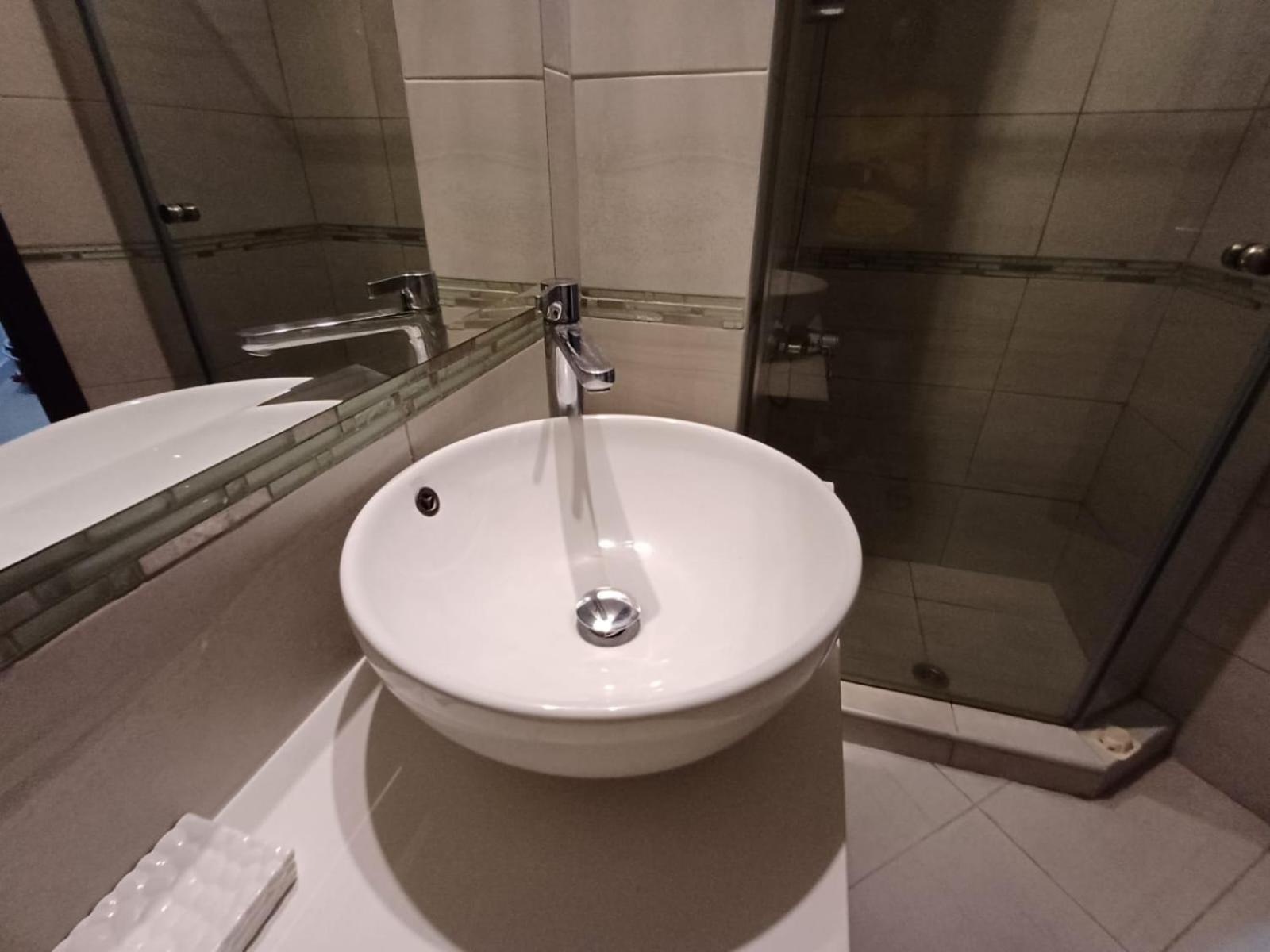 Kings Palace - Elegant 2BR, Sea Facing with Pool Views