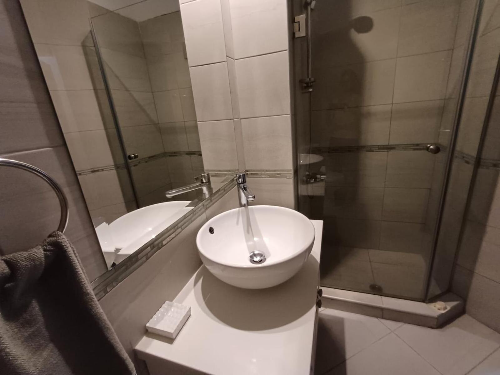Kings Palace - Elegant 2BR, Sea Facing with Pool Views