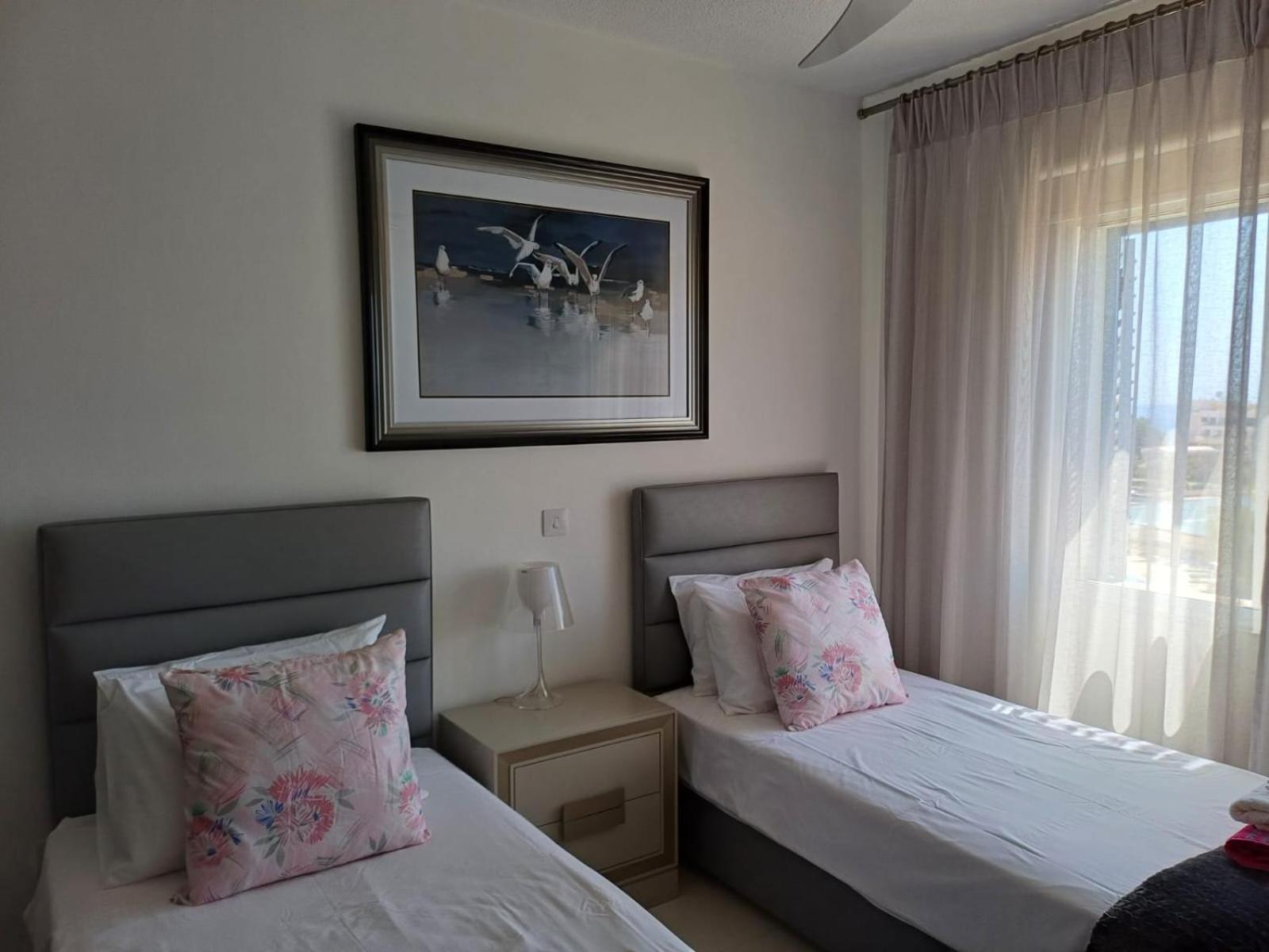 Kings Palace - Elegant 2BR, Sea Facing with Pool Views