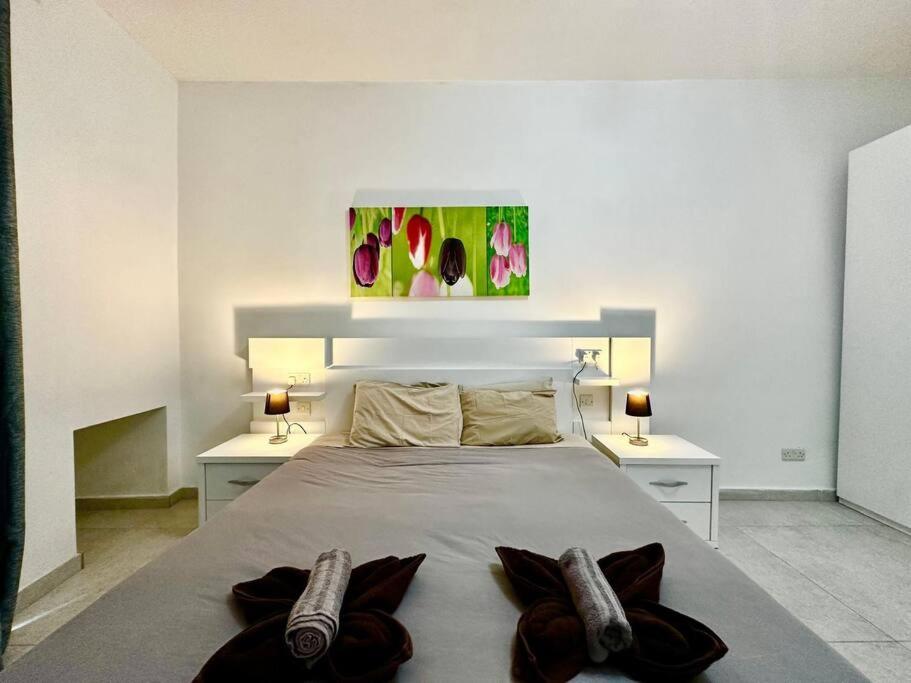 Modern retreat in the heart of St Julian photo 4