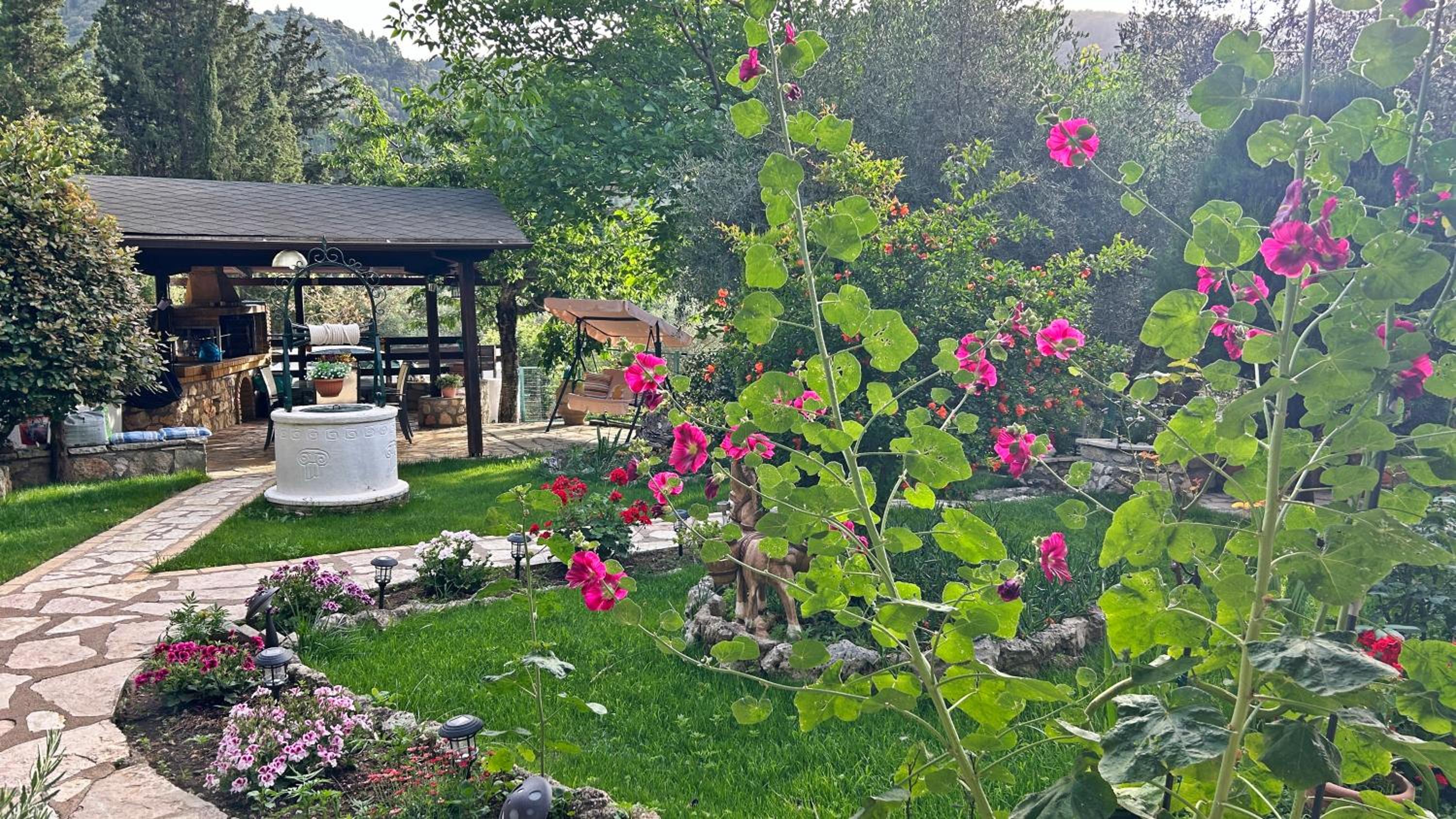 Nikolas Villa
