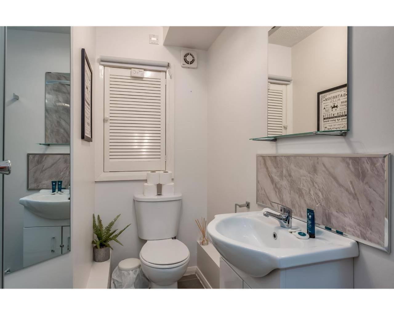Belfast Vacations - Central Belfast Apartments Jubilee Heights - Property Image 6