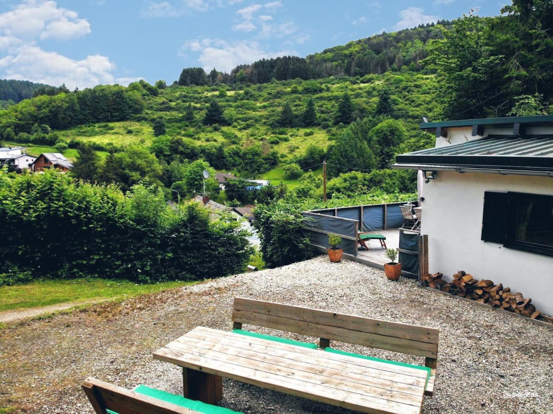Uriges Jagdcottage mit Talblick im Hunsrück