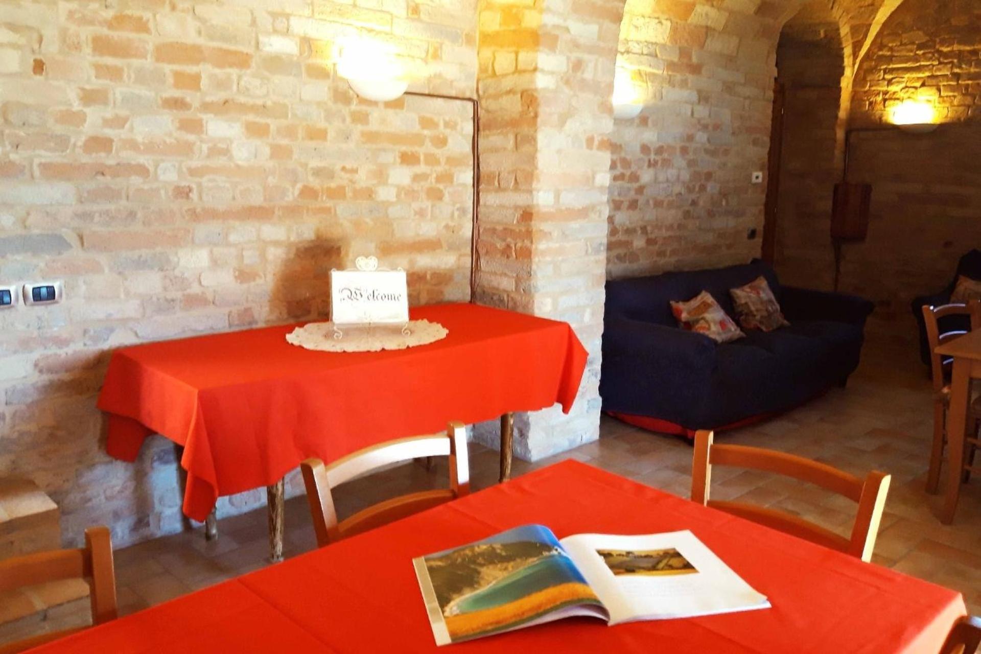 Gemütliches Ferienhaus in Corridonia mit Pool view 4