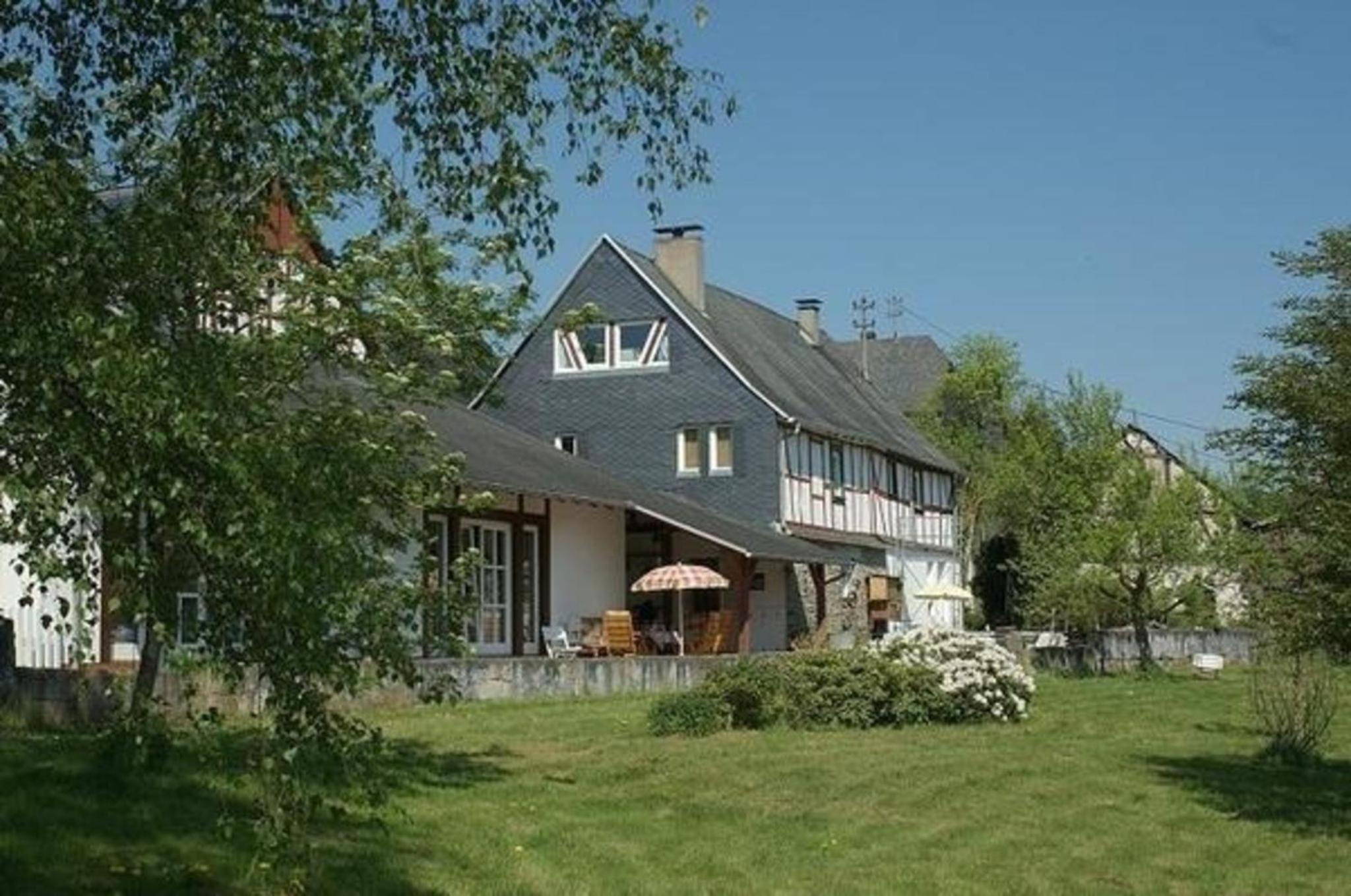 Appartement mit Terrasse und Garten