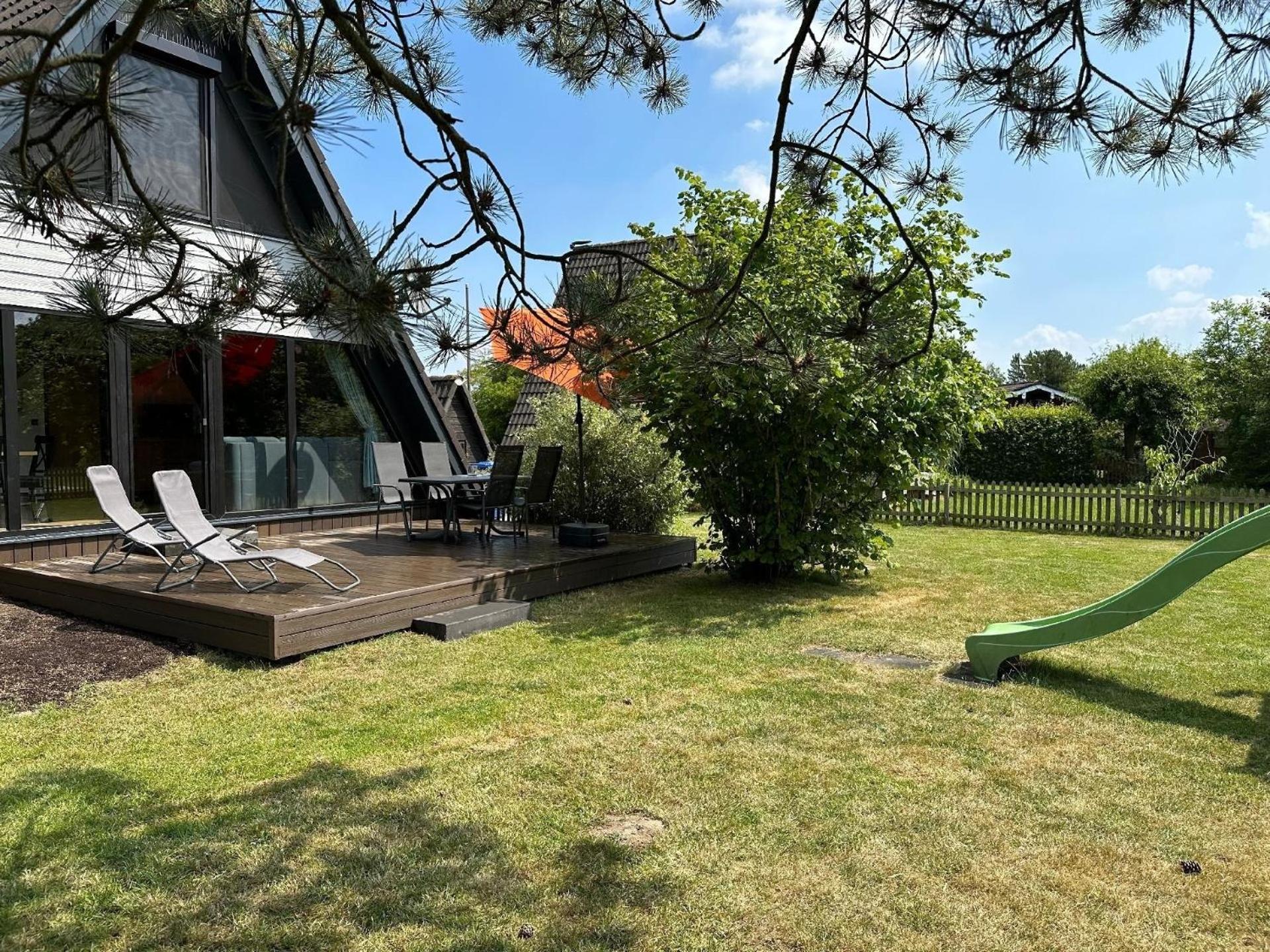 Nettes Ferienhaus in Fedderwardersiel mit Eigenem Garten - b48709