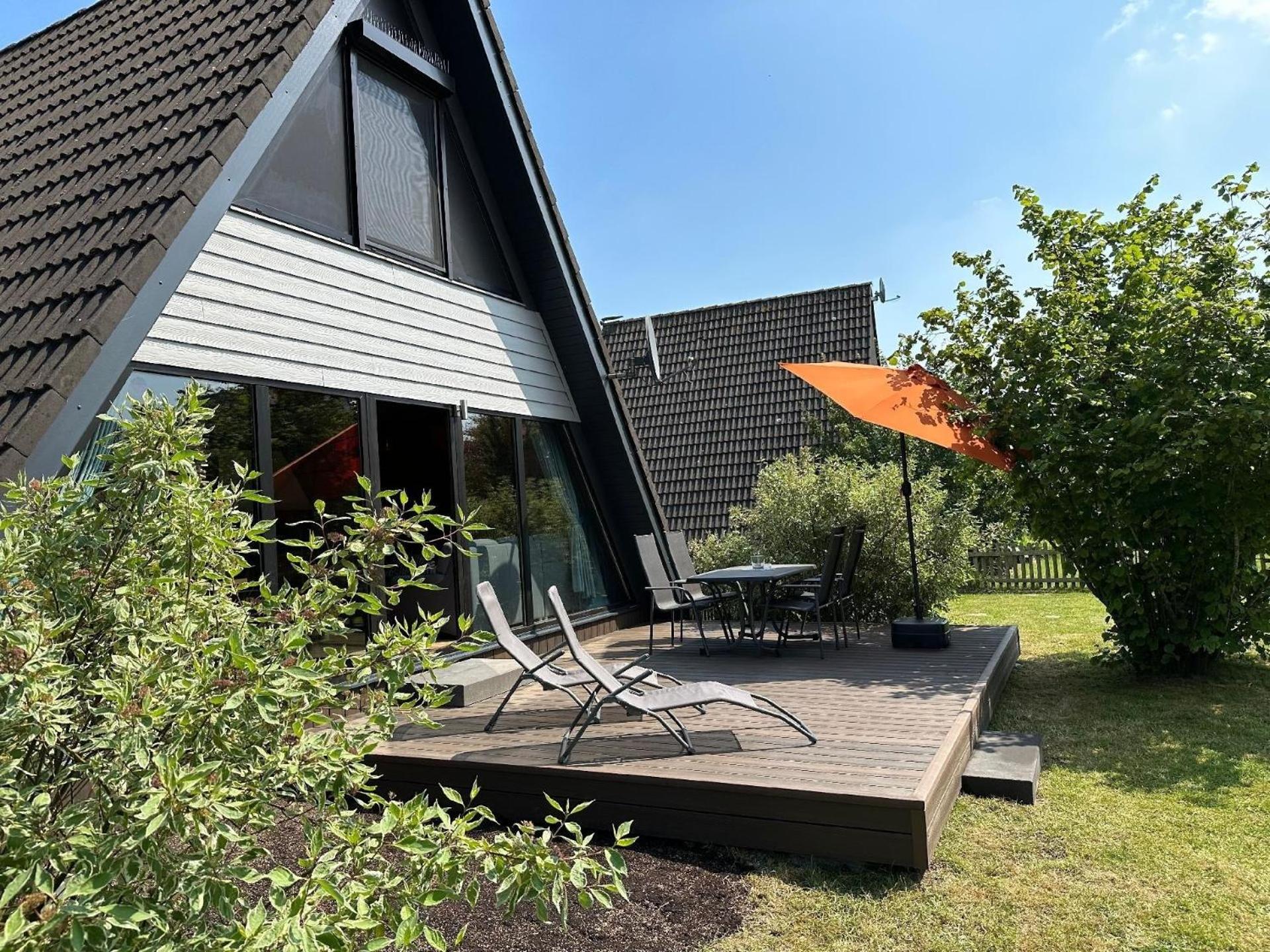 Nettes Ferienhaus in Fedderwardersiel mit Eigenem Garten - b48709