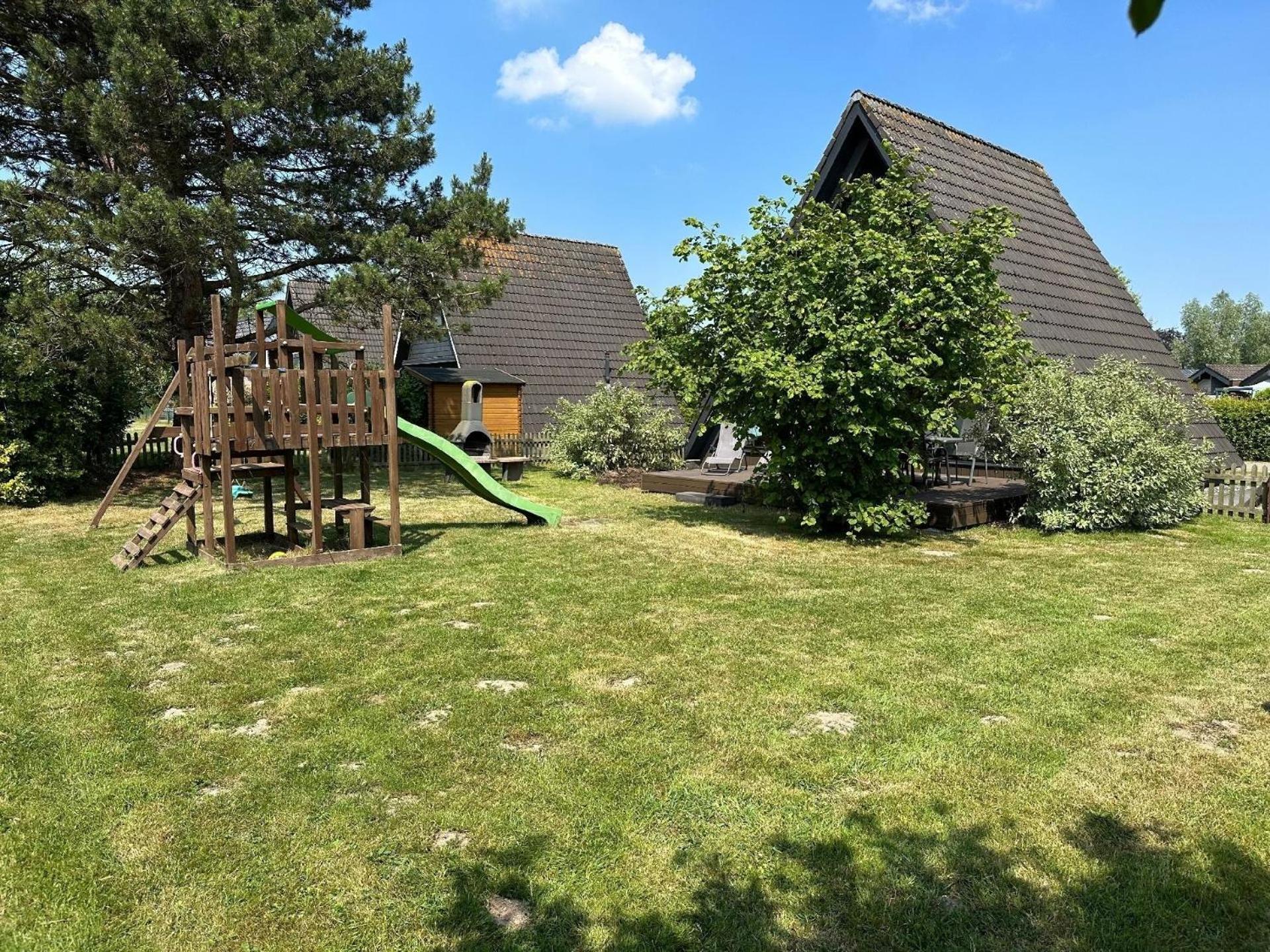 Nettes Ferienhaus in Fedderwardersiel mit Eigenem Garten - b48709