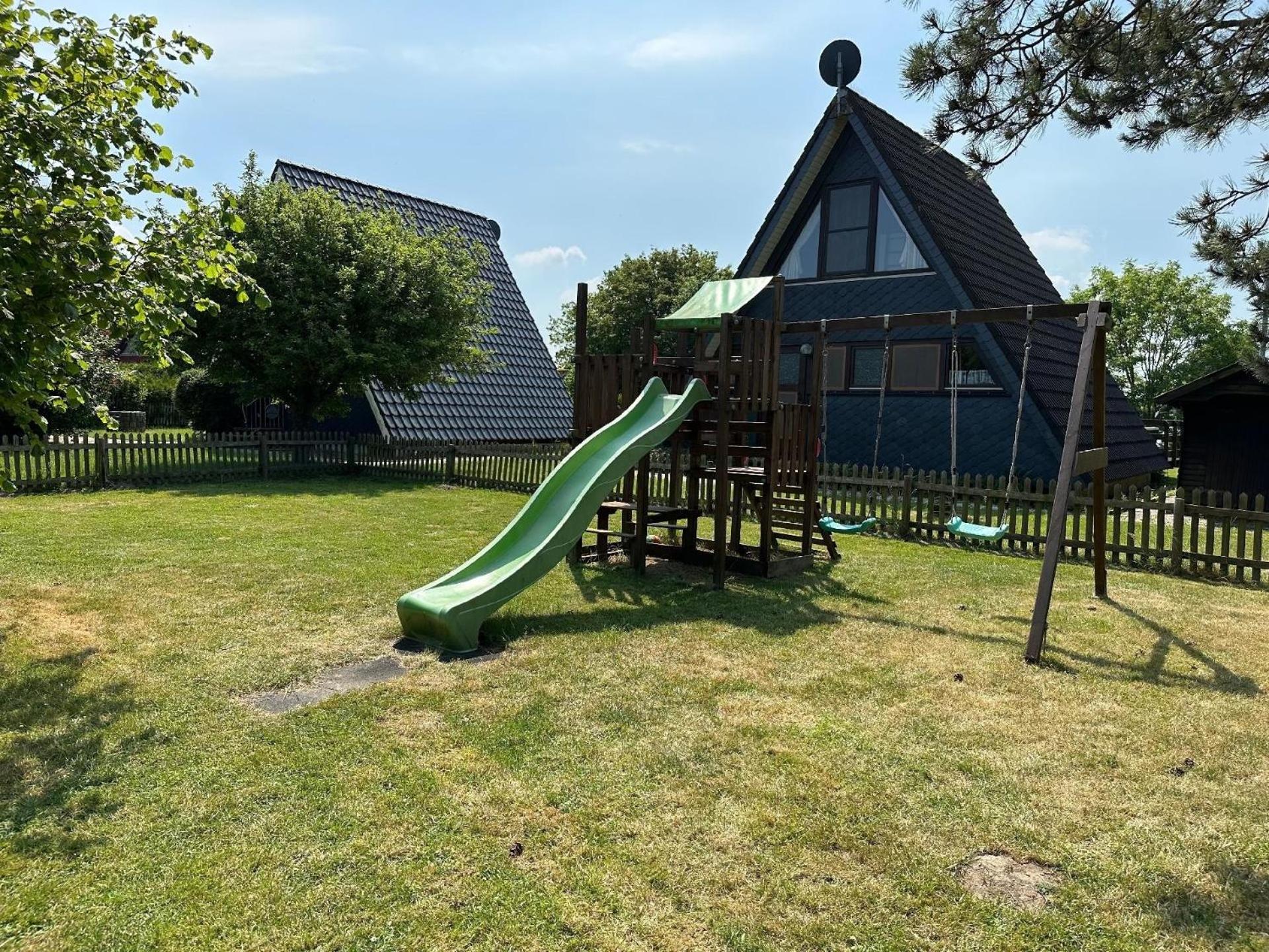 Nettes Ferienhaus in Fedderwardersiel mit Eigenem Garten - b48709