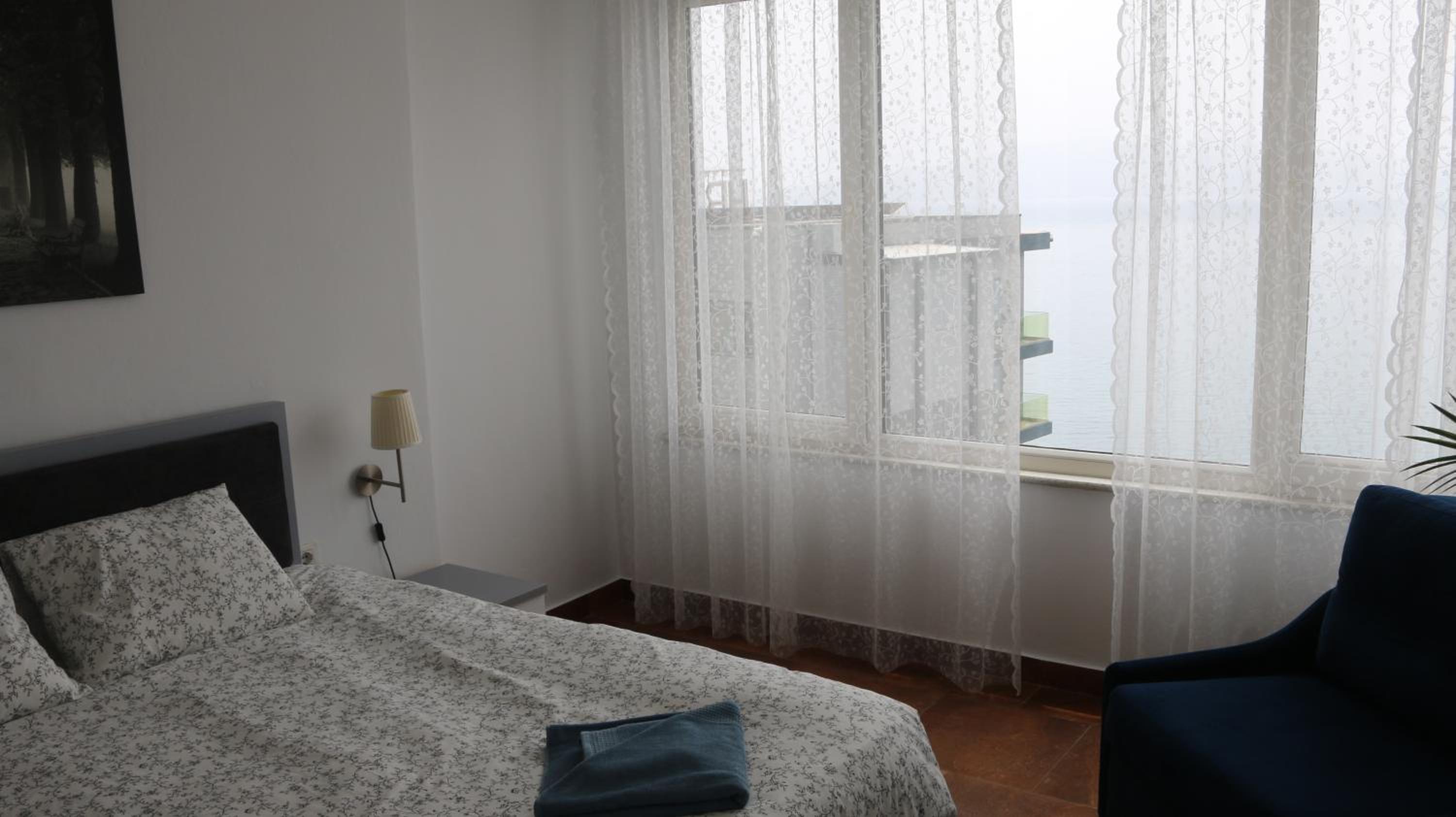 Two Worlds Sea View Apartment