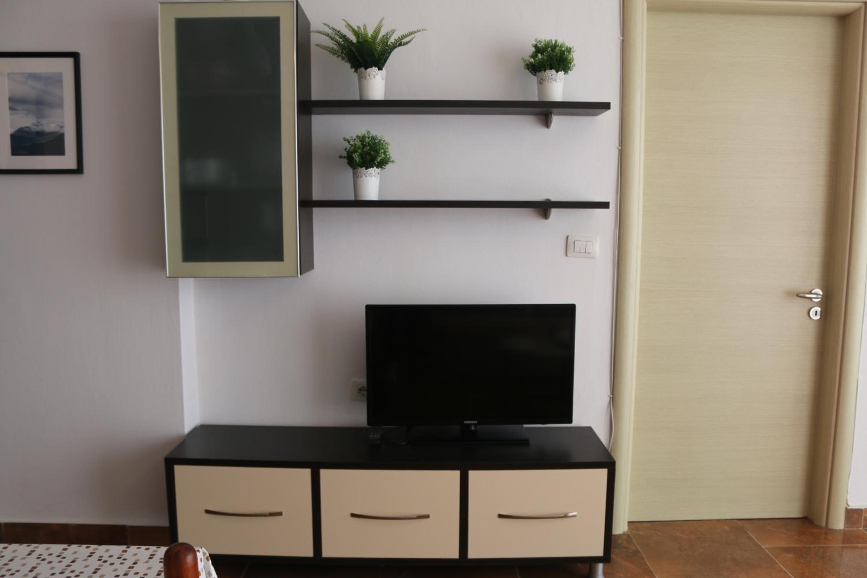 Two Worlds Sea View Apartment
