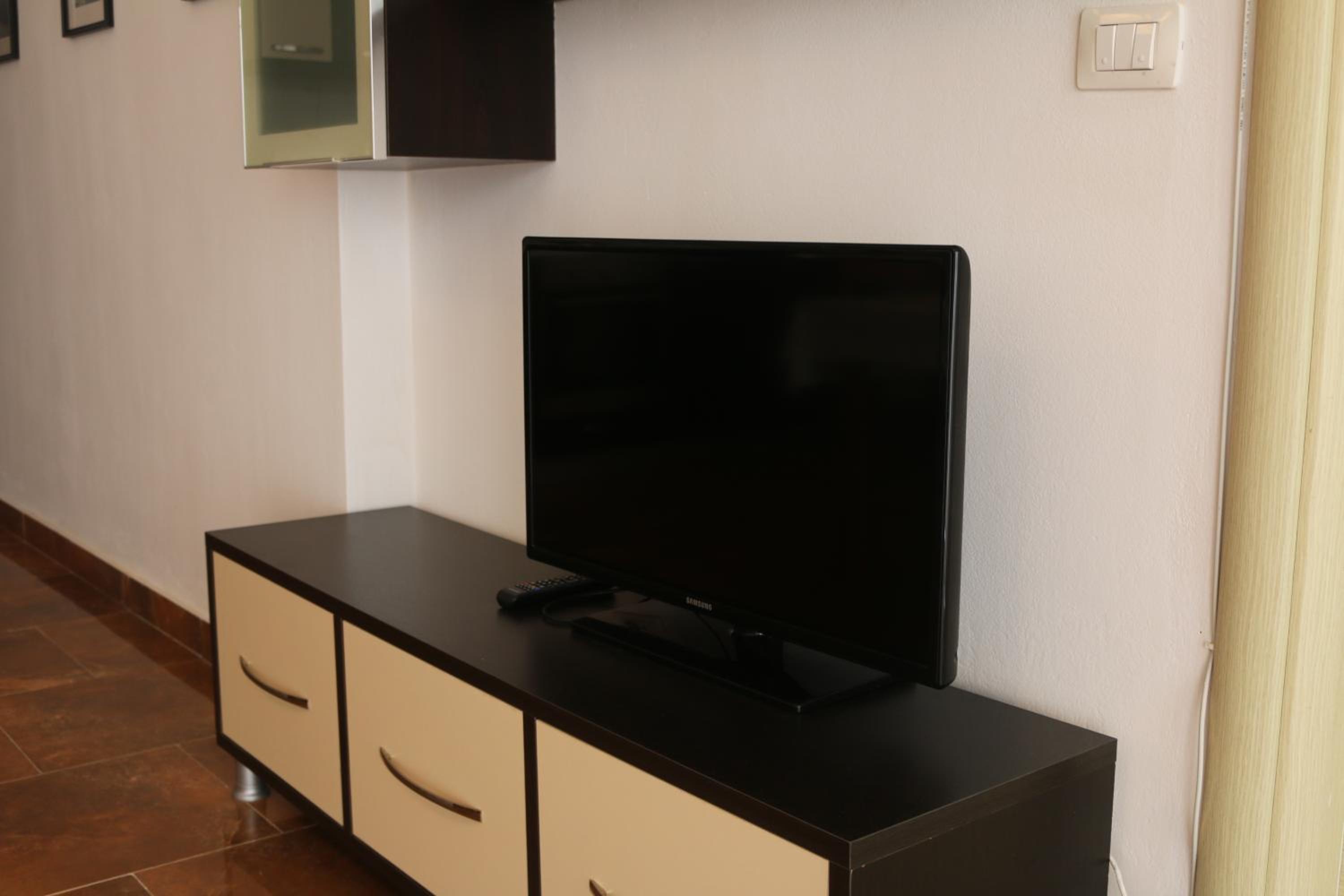 Two Worlds Sea View Apartment