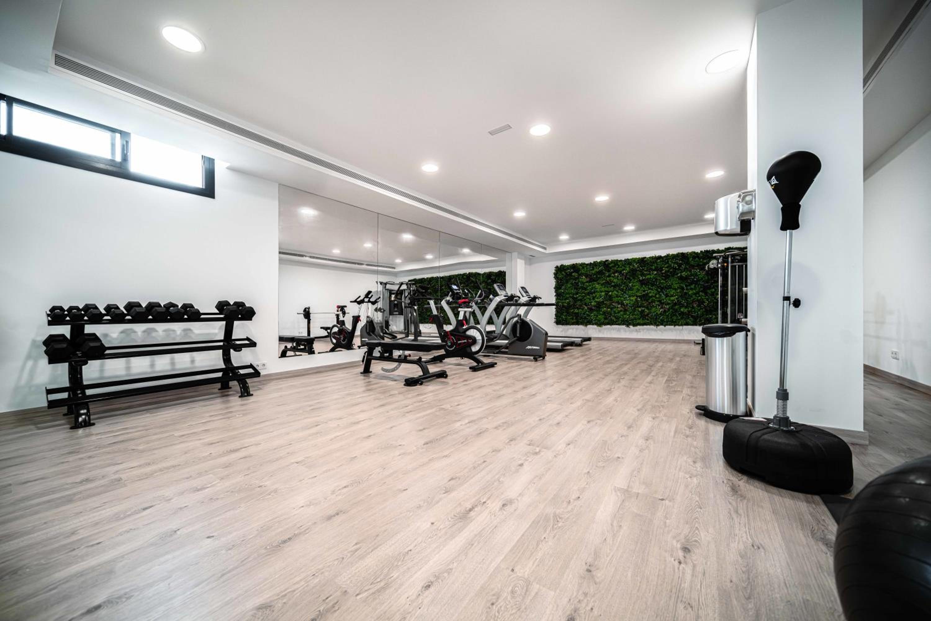 Casa Sol Luxury Rooftop Penthouse Gym Spa Pools