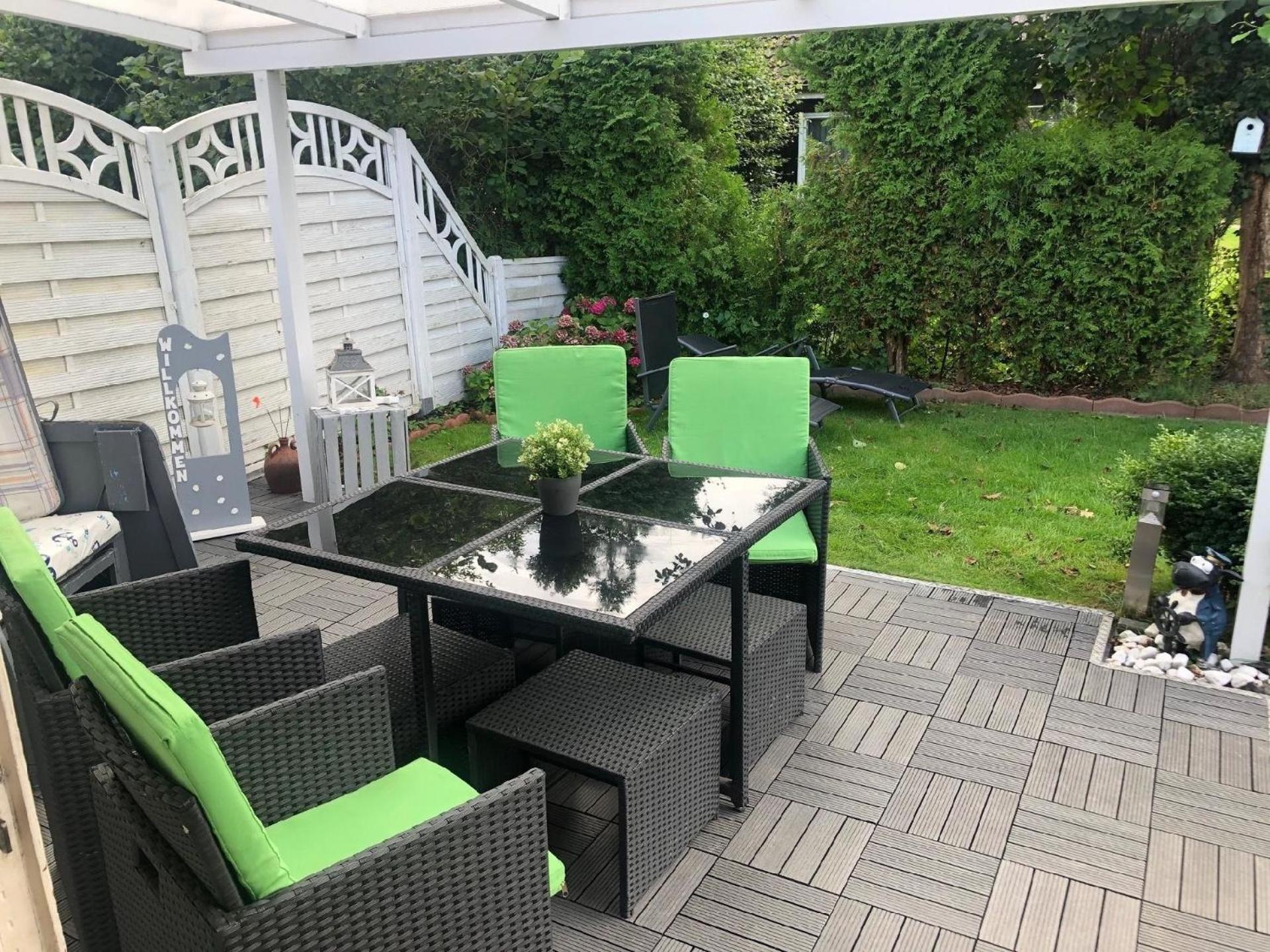 Tolles Ferienhaus in Burhave mit Grill, Terrasse und Garten