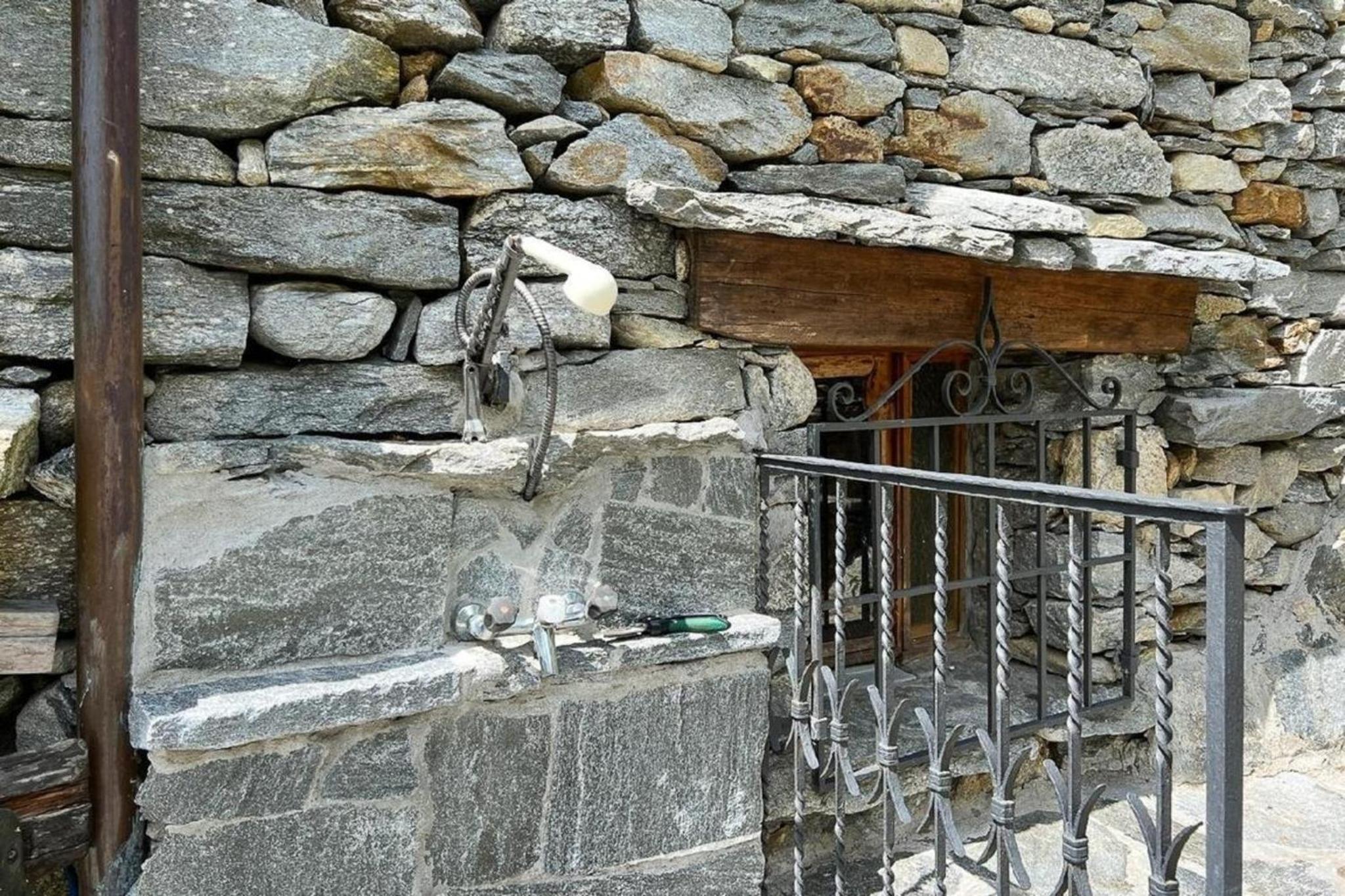 Ursprüngliches Rustico mit Blick auf das Maggiatal