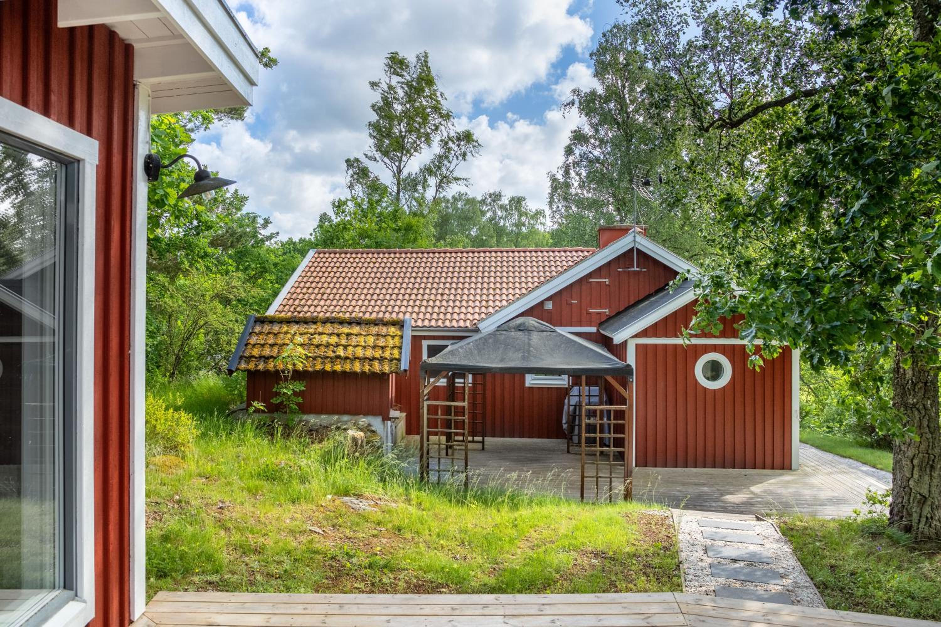 Lakeview spacious family home