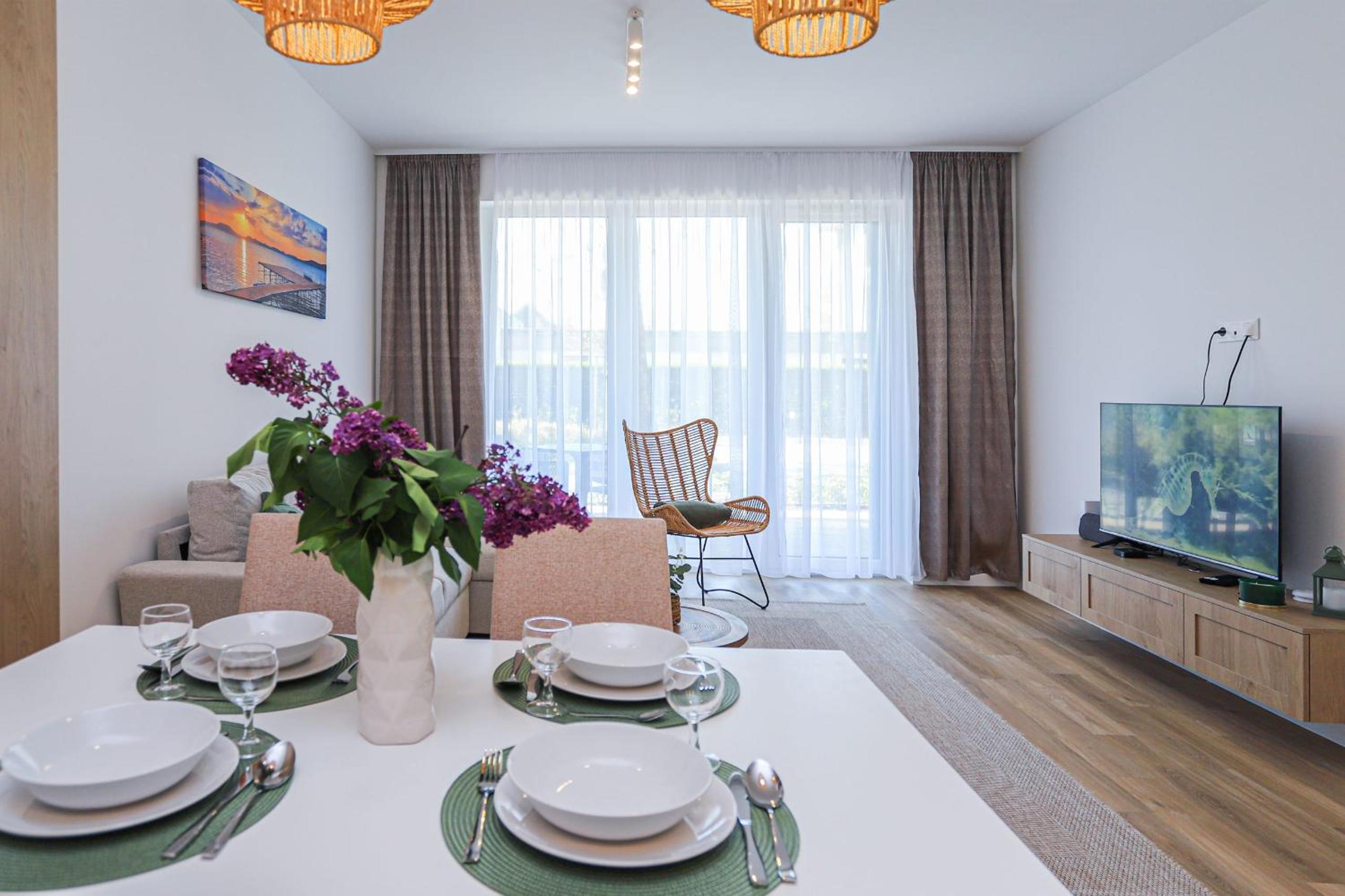 Platán Holiday Apartman with lakeview view 5