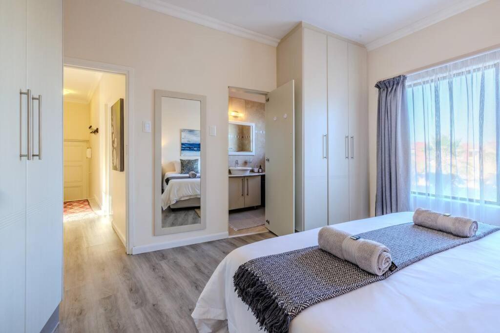 Central Seaview Apartment view 5
