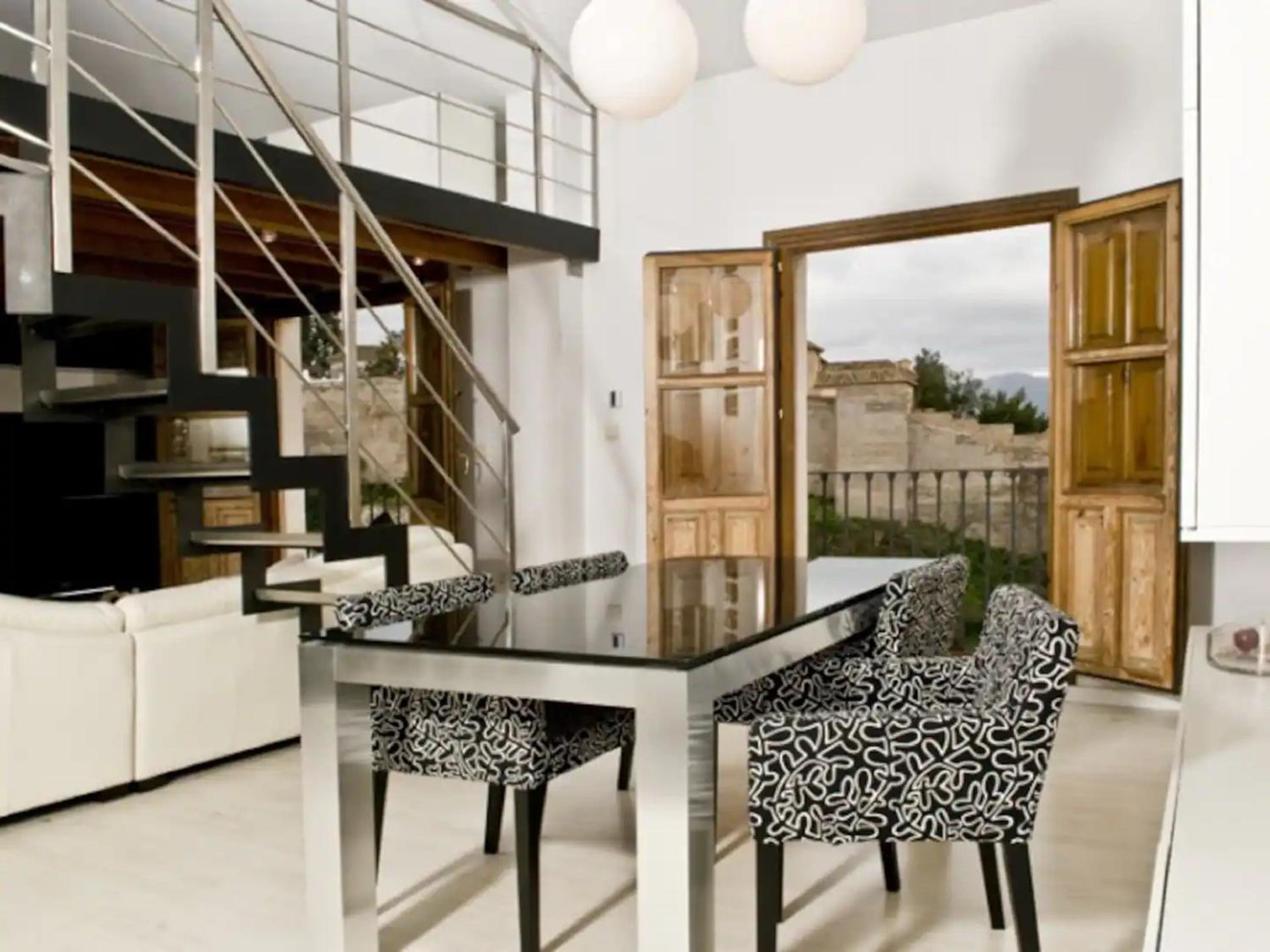 Holiday Granada Modernise
