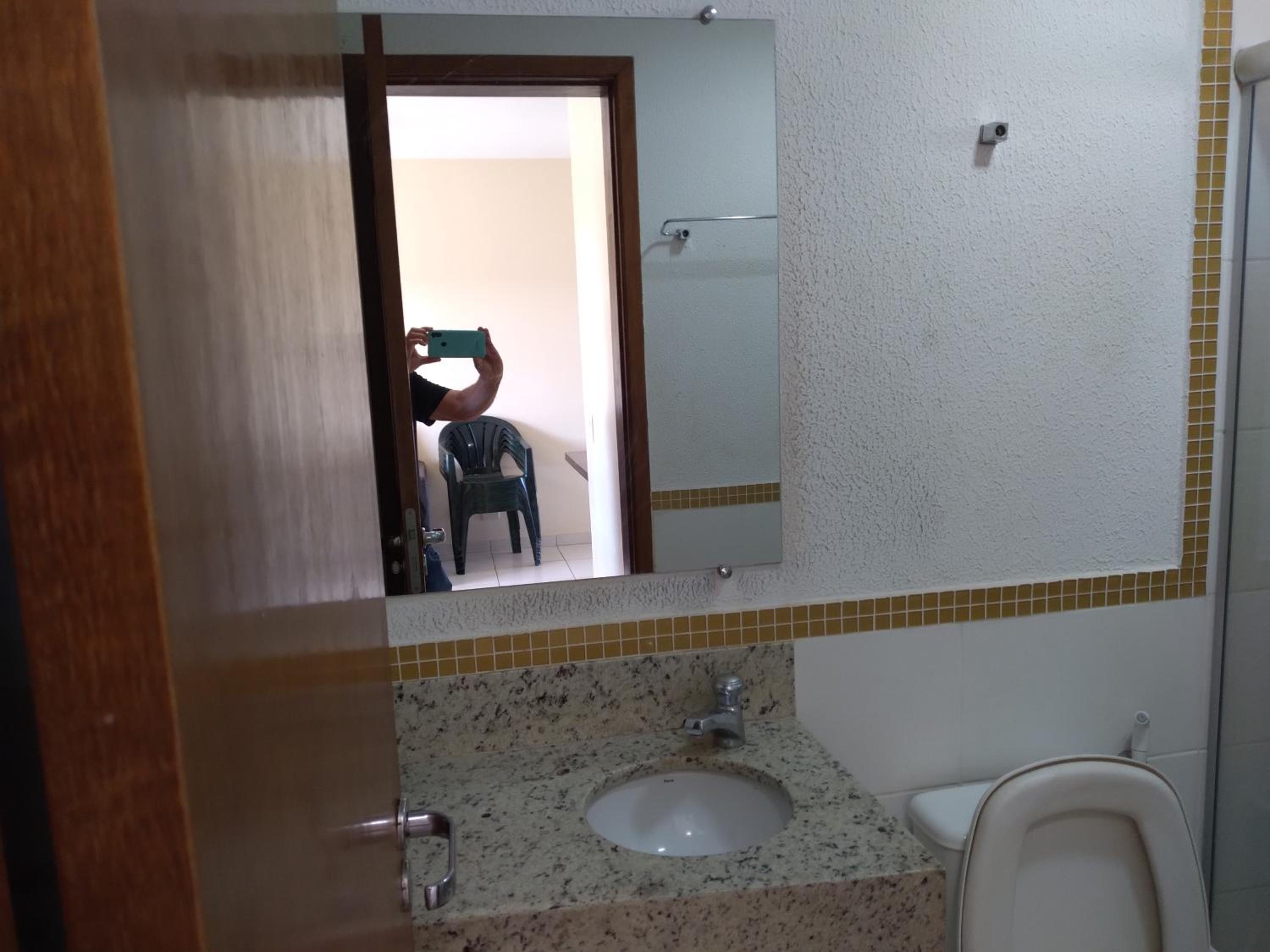 CONFORTAVEL APTO DE 1 QUARTO NO 4a ANDAR NO CONDOMINIO ALDEIA DO LAGO