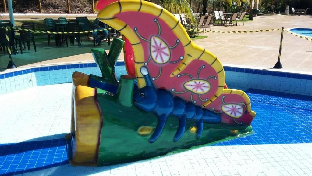 CONFORTAVEL APTO DE 1 QUARTO NO 4a ANDAR NO CONDOMINIO ALDEIA DO LAGO