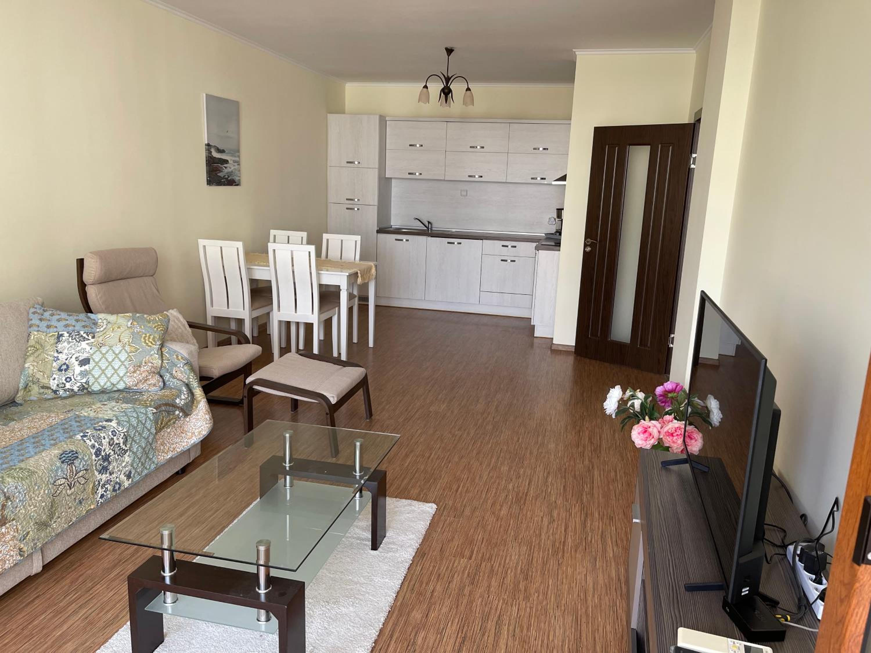Apartment in Long Beach