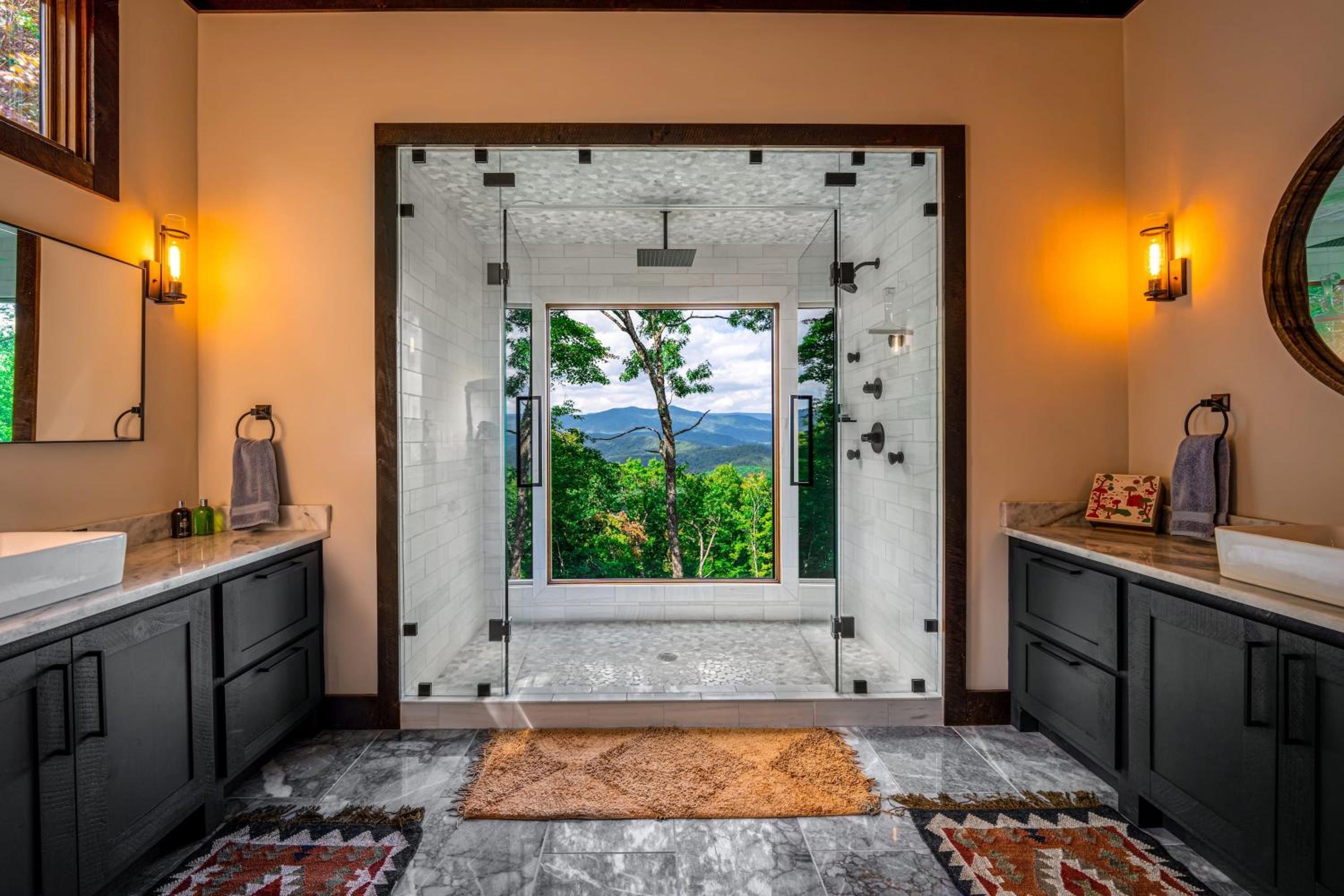 Gem Of Blue Ridge Stunning 5 Star Views & Hot Tub view 3