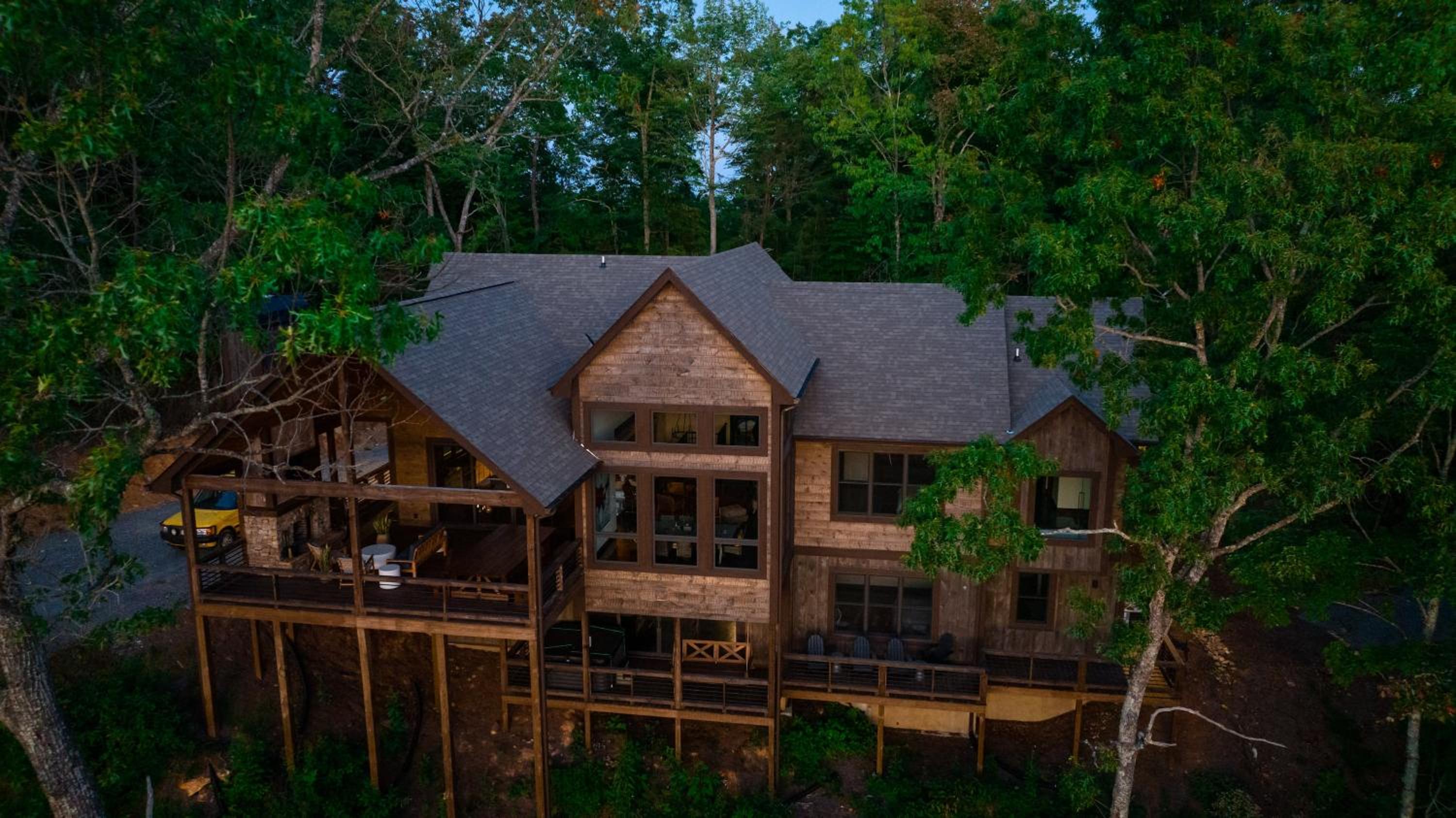 Gem Of Blue Ridge Stunning 5 Star Views & Hot Tub view 5