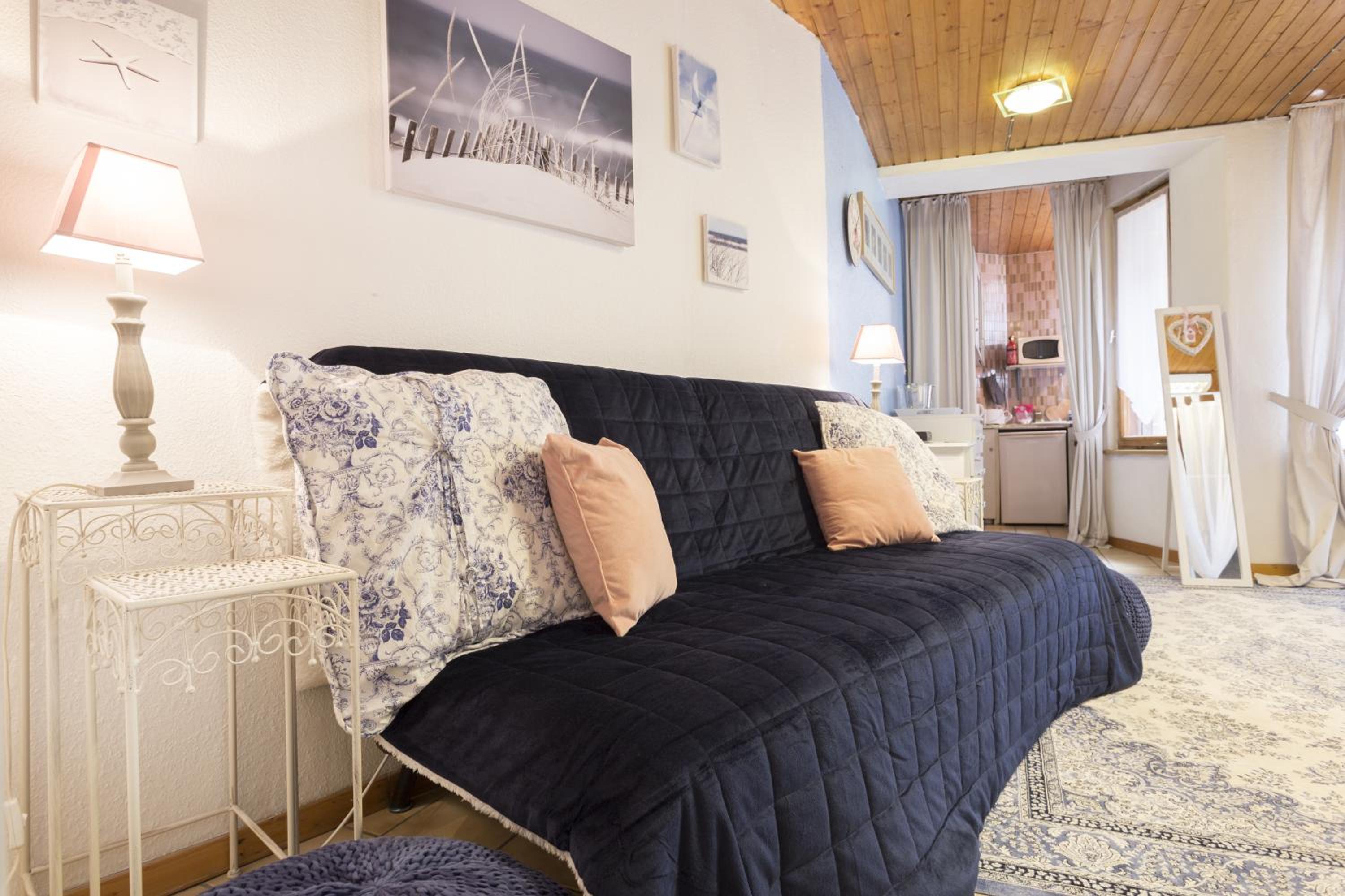 Romantic Studio Center view 3