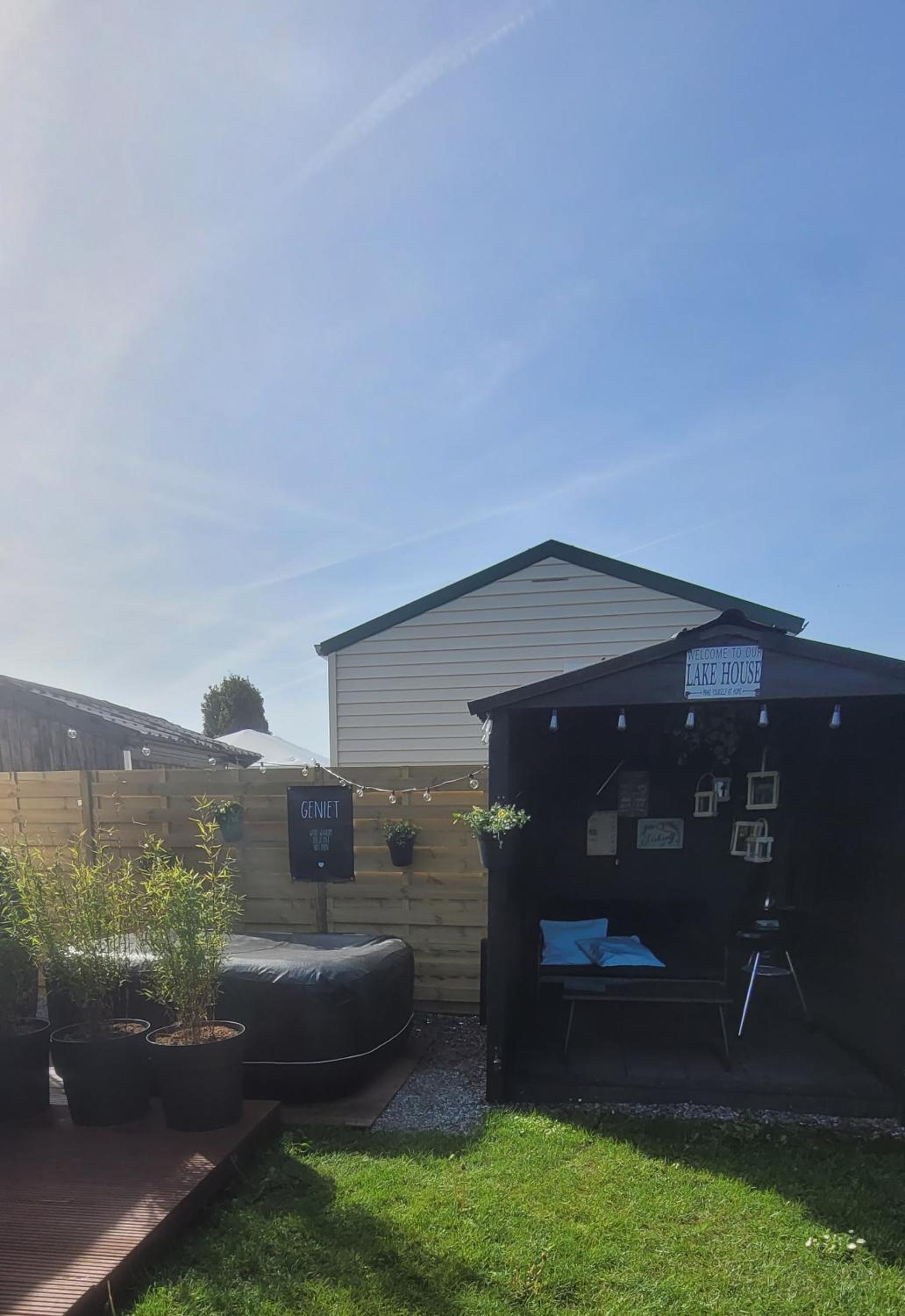 Chalet Sea-renity Lakeside met jacuzzi
