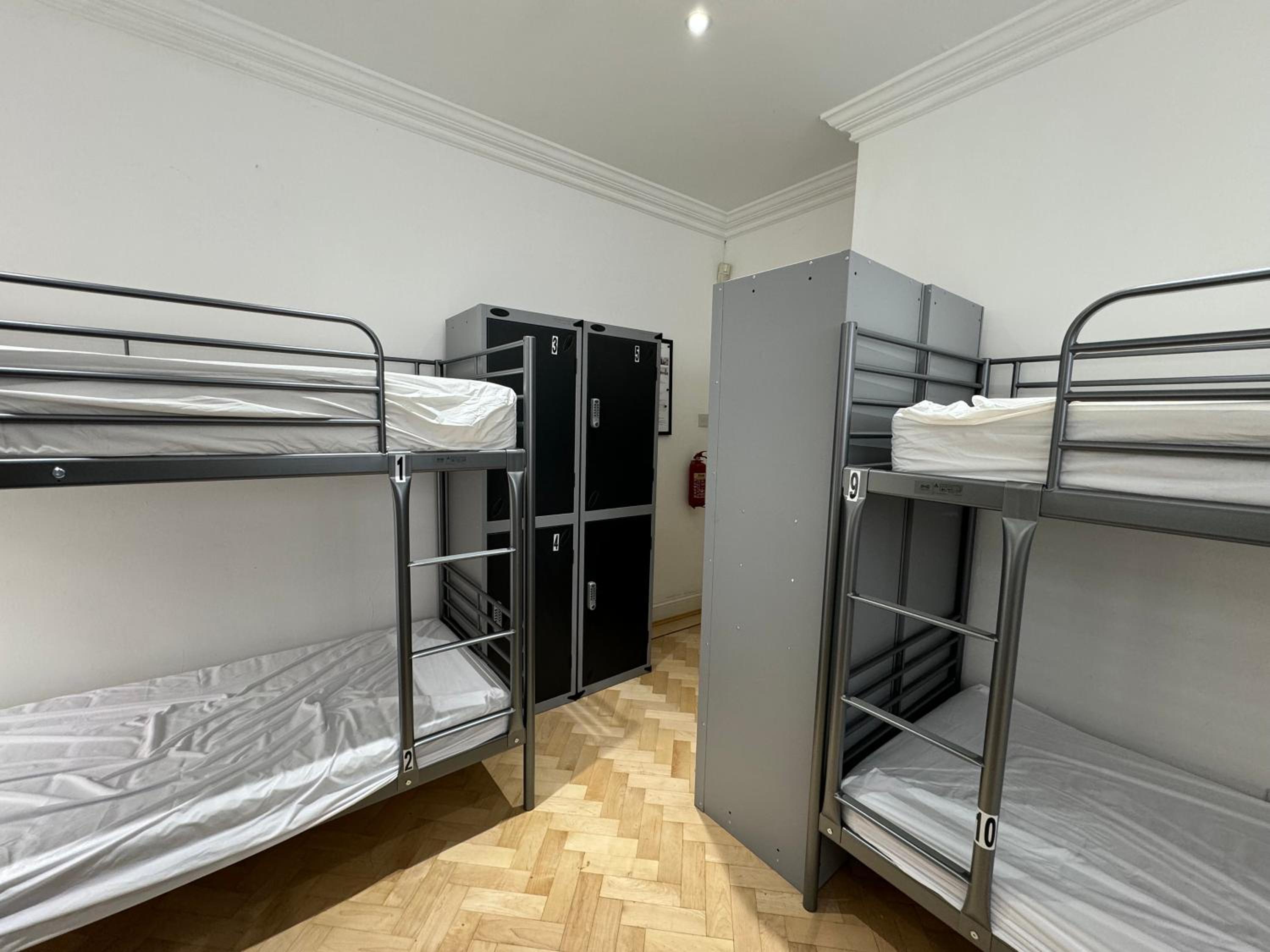 365 London Hostel