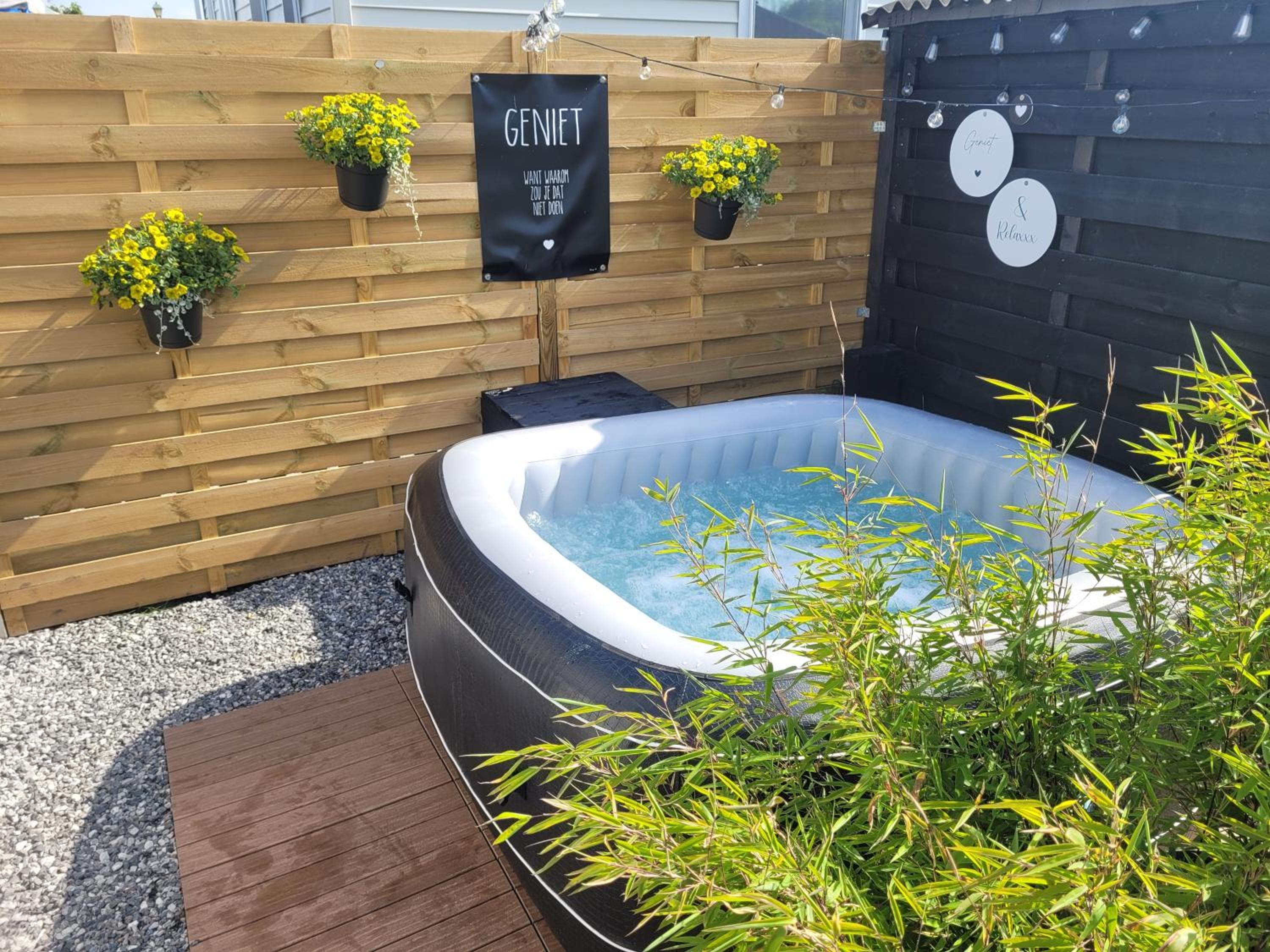 Chalet Sea-renity Lakeside met jacuzzi