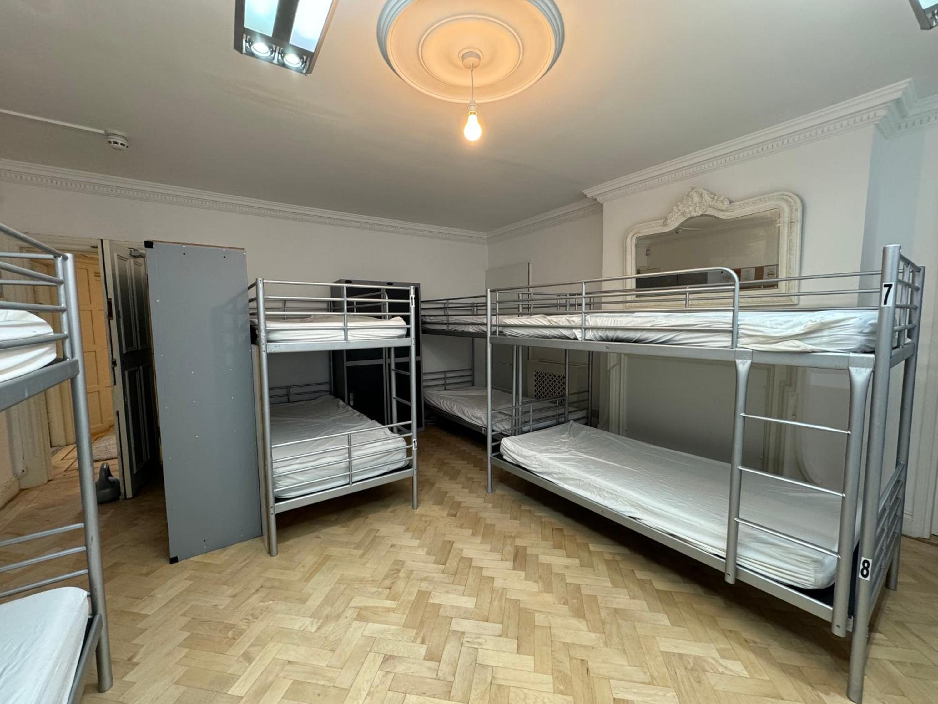365 London Hostel