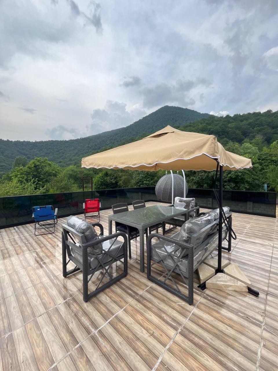 İndoor Hot Pool Mountain View Chalet