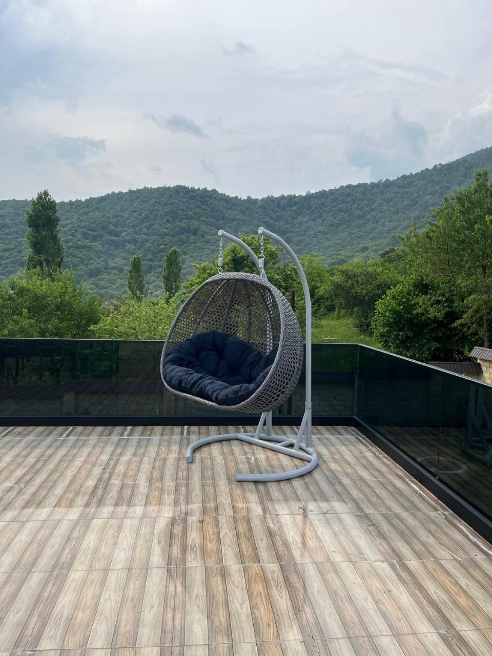 İndoor Hot Pool Mountain View Chalet
