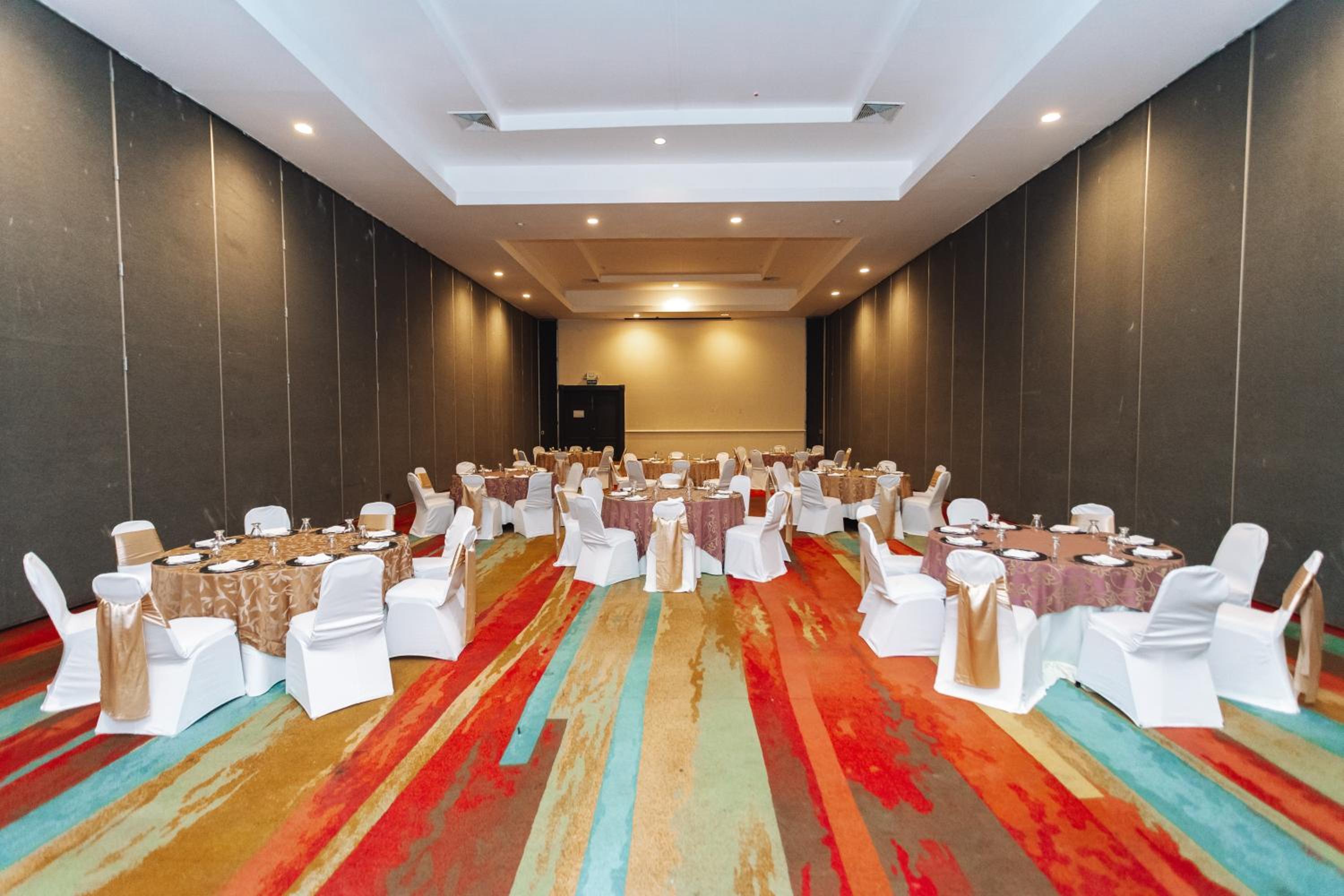 San Salvador Vacations - Holiday Inn San Salvador, an IHG Hotel - Property Image 13