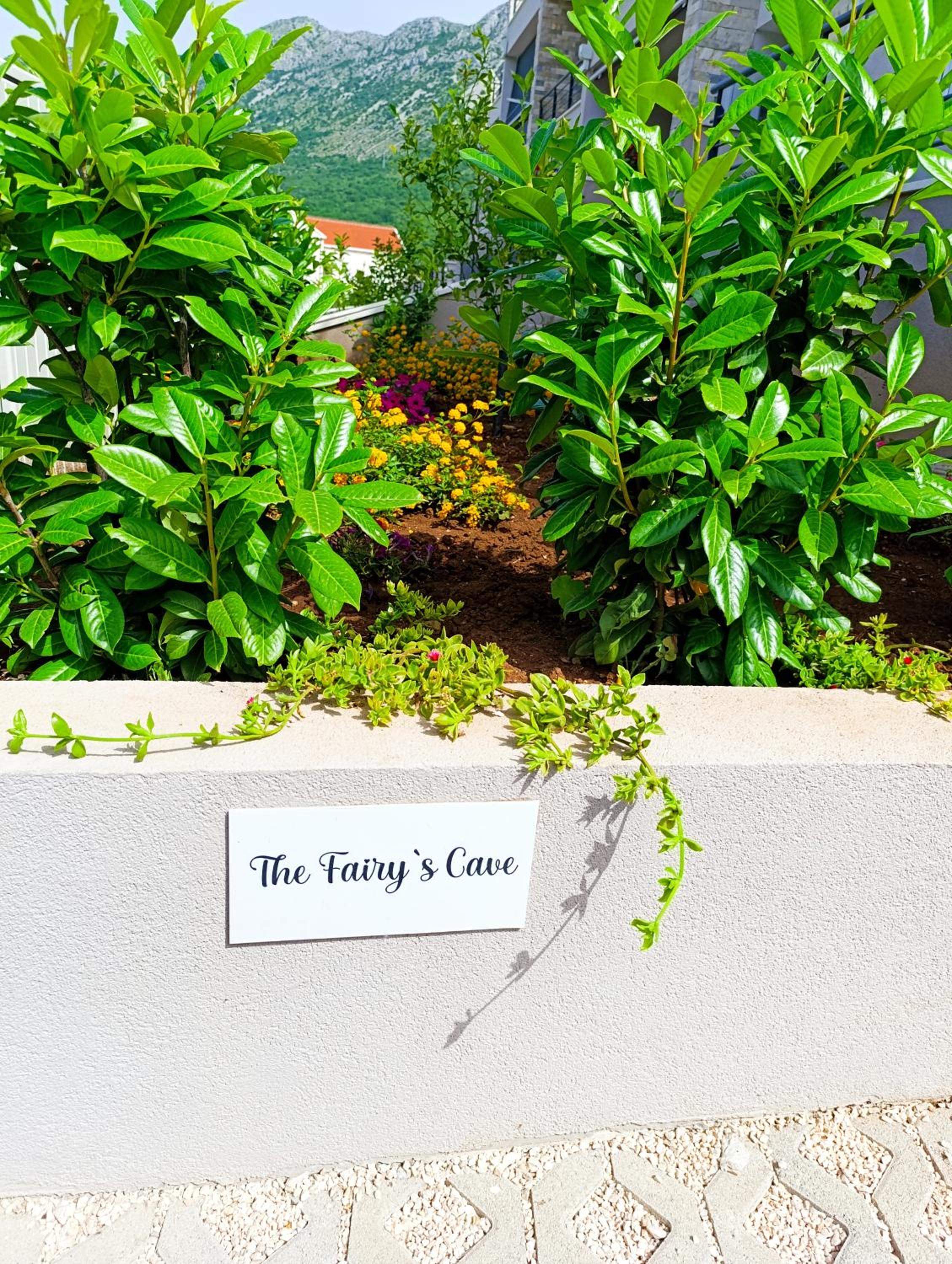 The Fairy's Cave - Free Parking