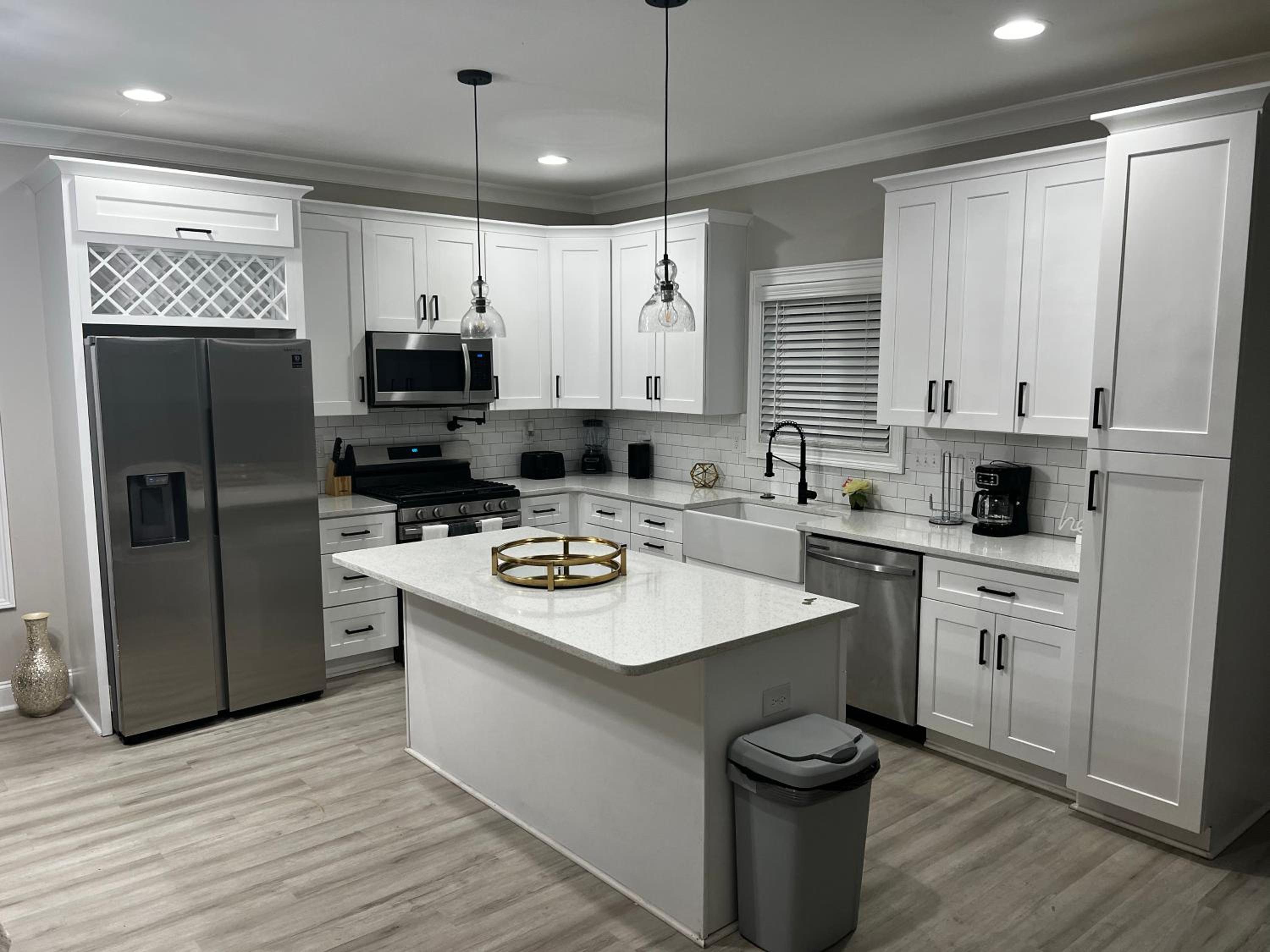NEW Charming 3BD Townhome with Wifi - 9 Min to Uptown view 2