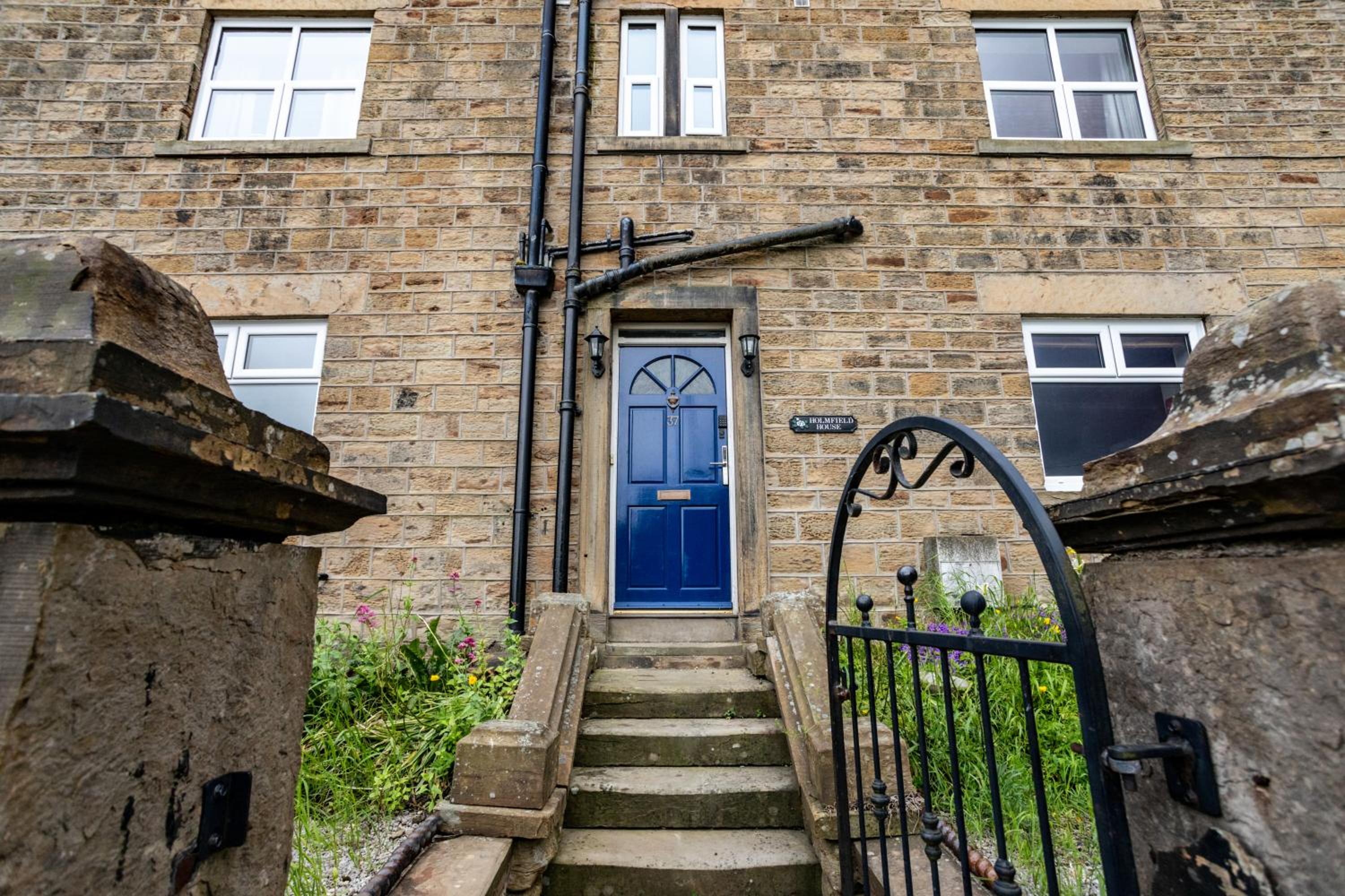 Holmfield House