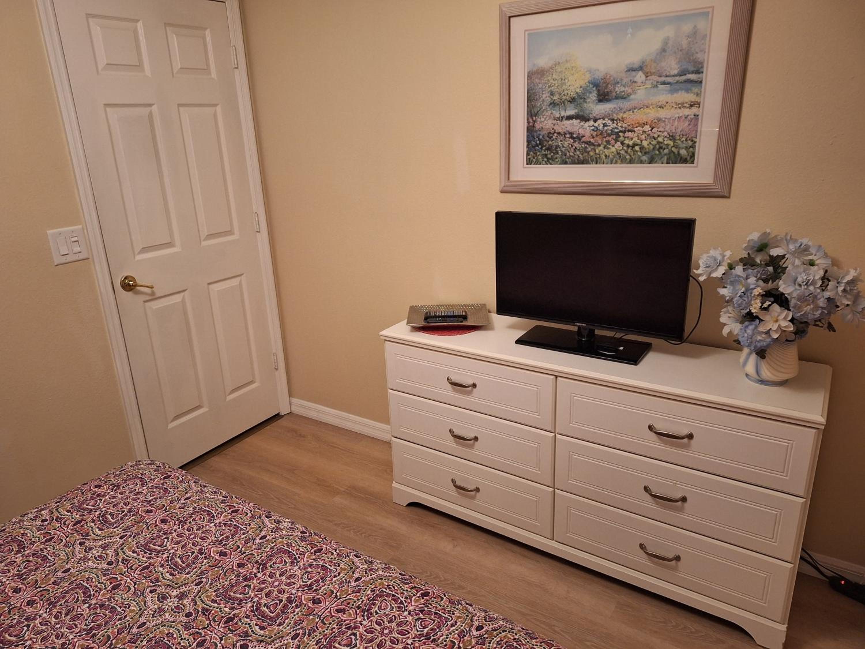 Close To DISNEY and UNIVERSAL - Private Vacation Home - Private Pool - Free BBQ - FAMILY FUN !!!