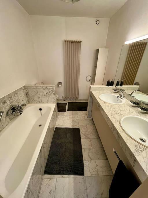 Big apartment with Parking in Antwerp