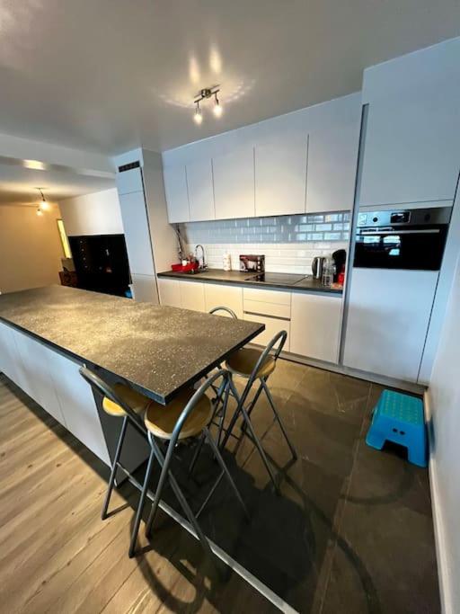 Big apartment with Parking in Antwerp