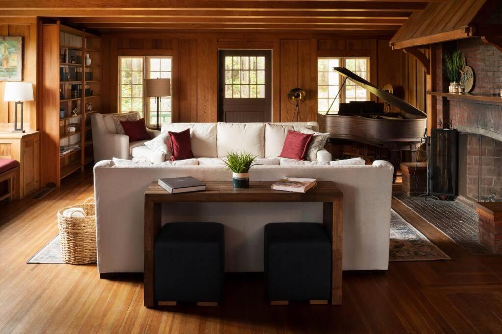 Quietude - A 60-Acre Historic Mountain Estate with 10 bedrooms view 4