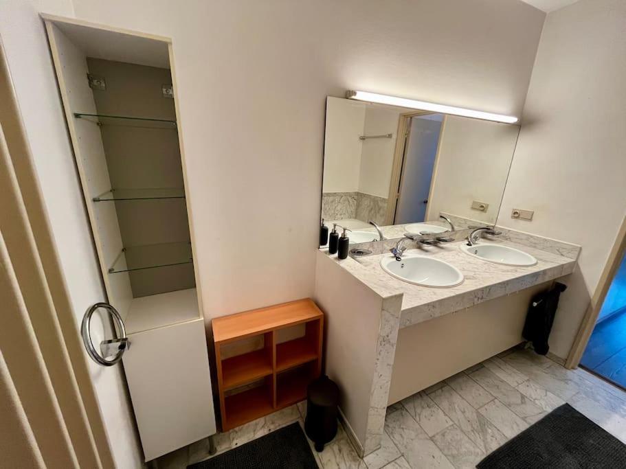 Big apartment with Parking in Antwerp
