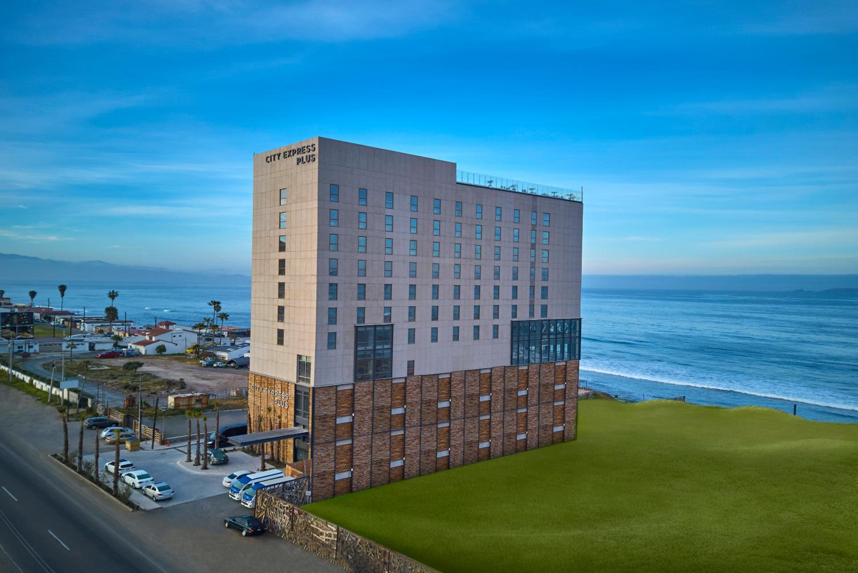 Hotel City Express Plus by Marriott Ensenada - Image 1